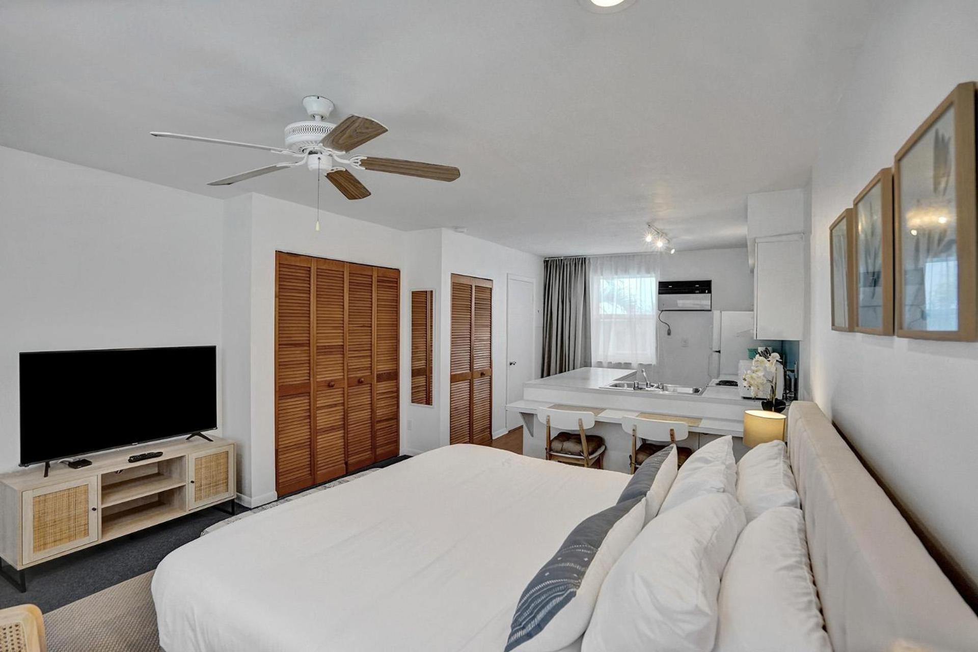 Suite #1 - Marine Villas Hollywood - 1 Bedroom