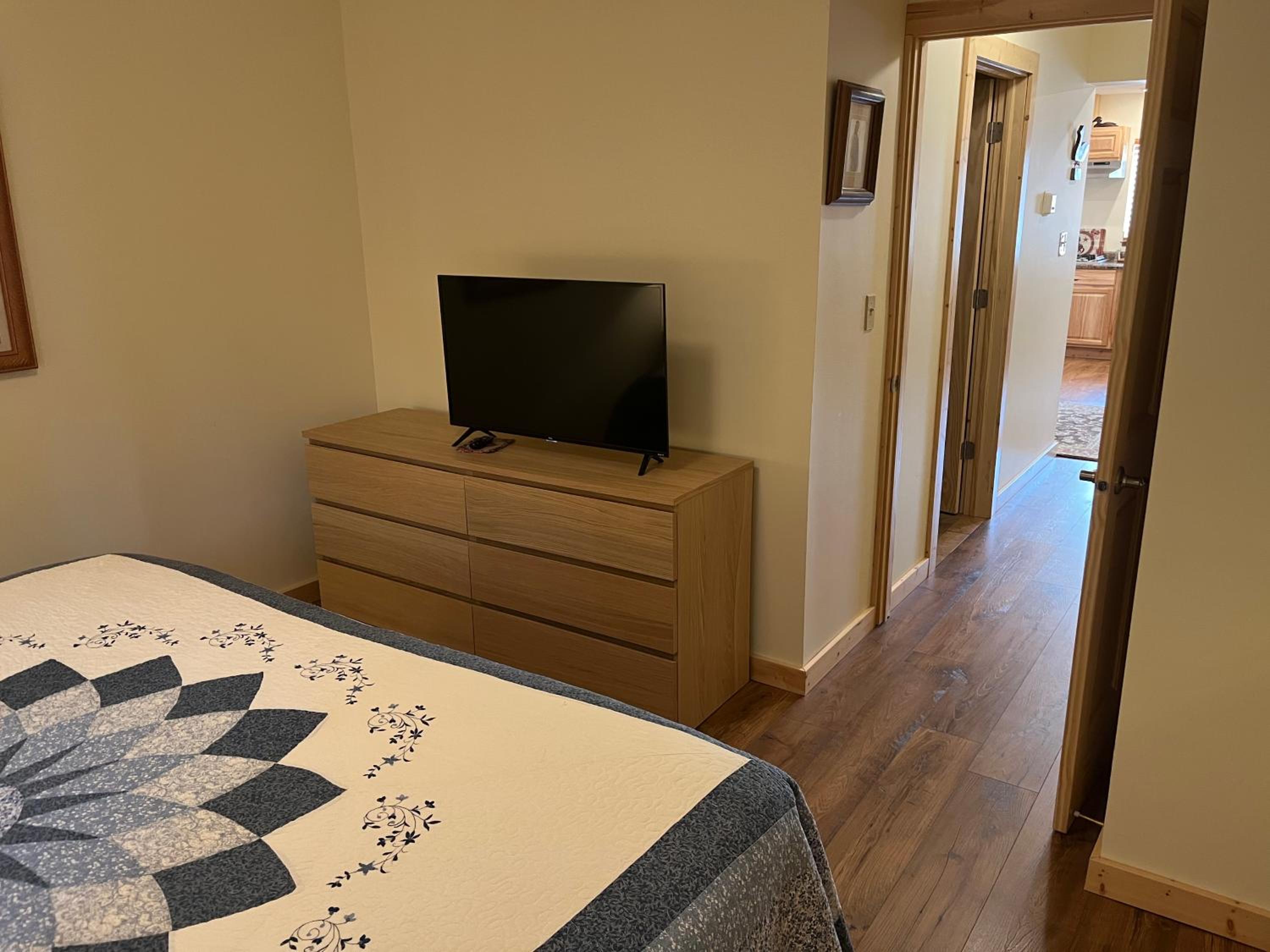 Creekside Downtown Vacation Suites, Only Adults 25 or older view 4