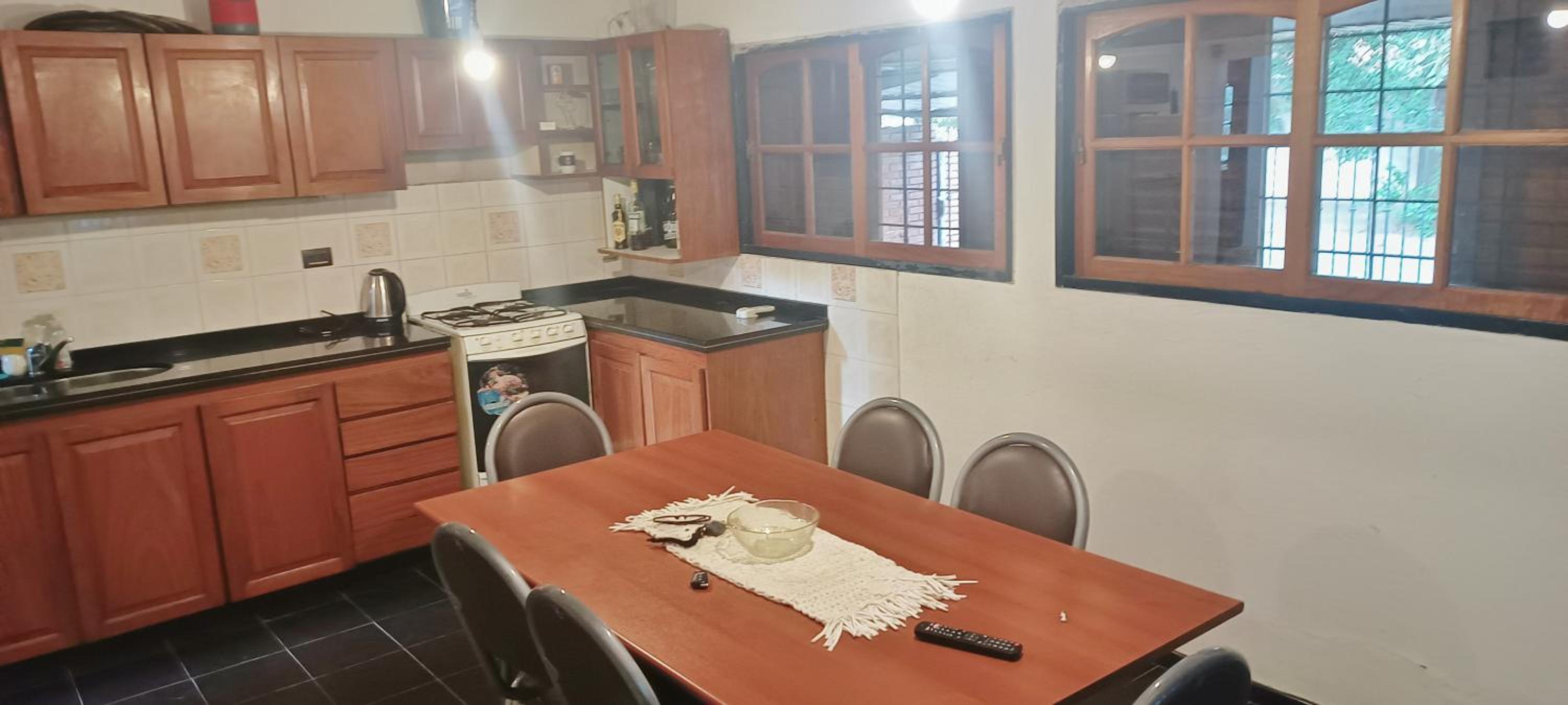Casa con quincho y pileta