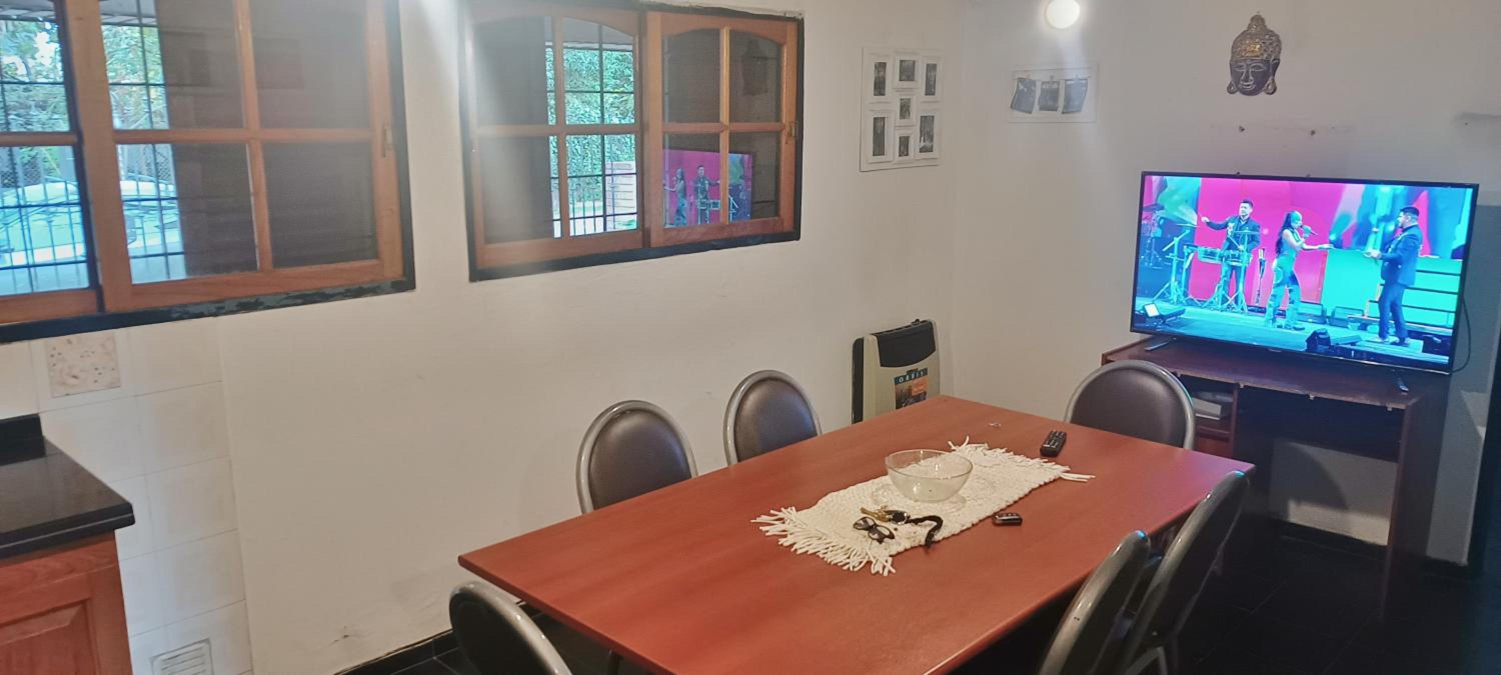 Casa con quincho y pileta