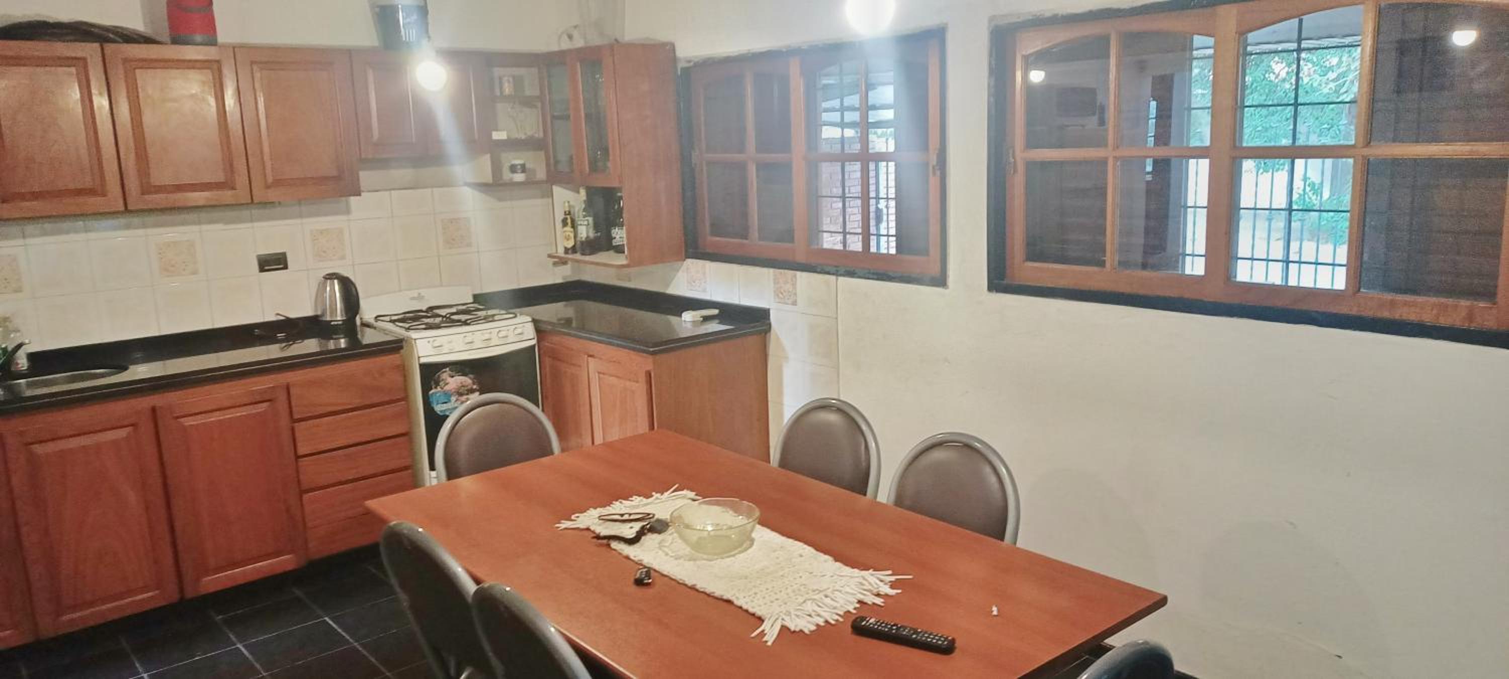 Casa con quincho y pileta