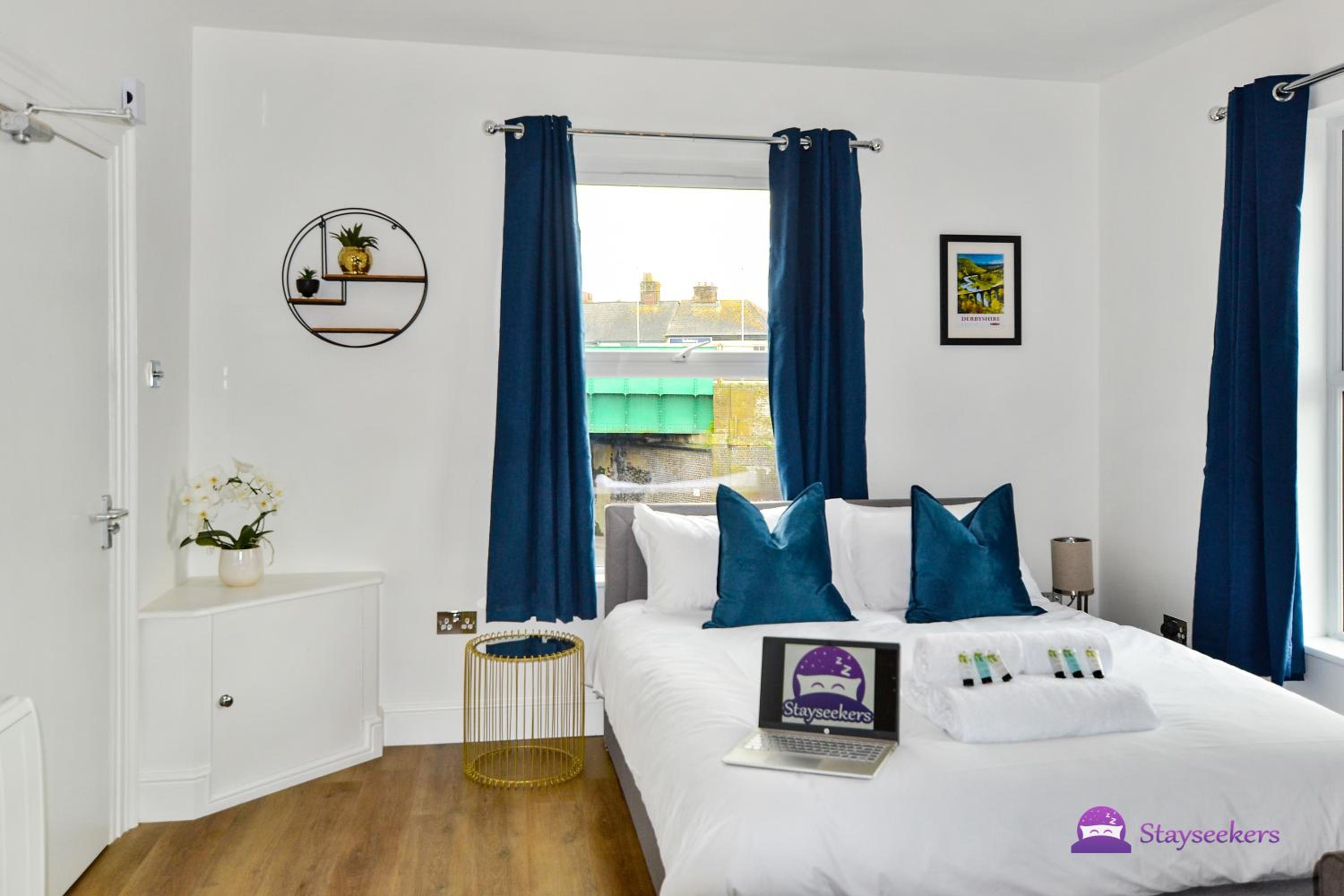 Clarabel Studio Apartment - Stayseekers view 4