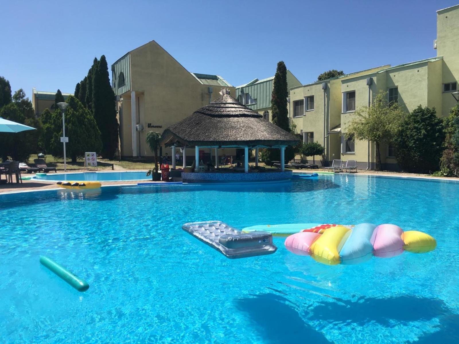 Medencepart Apartman