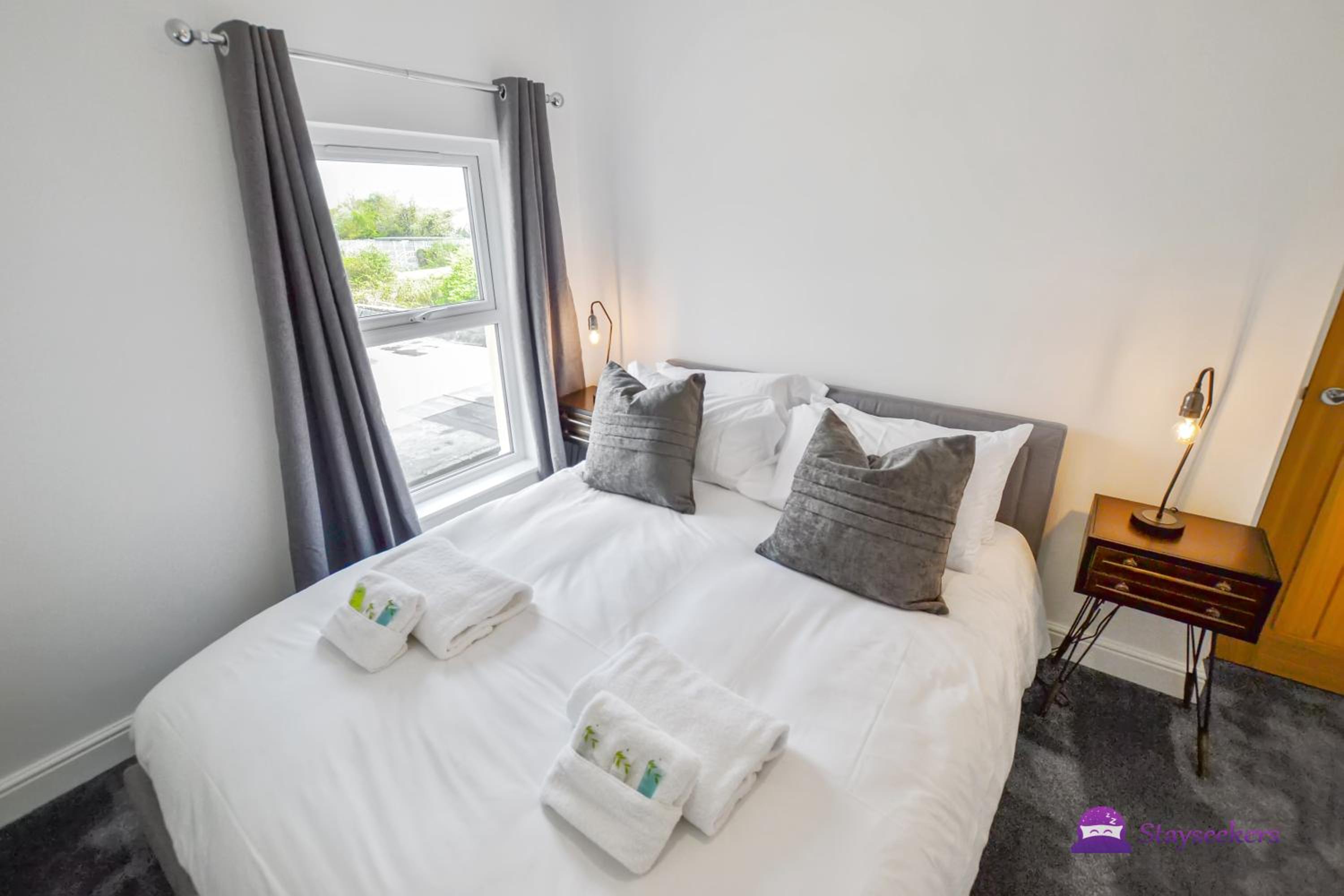 Thomas 1 bed Apartment with cathedral views - STAYSEEKERS view 4