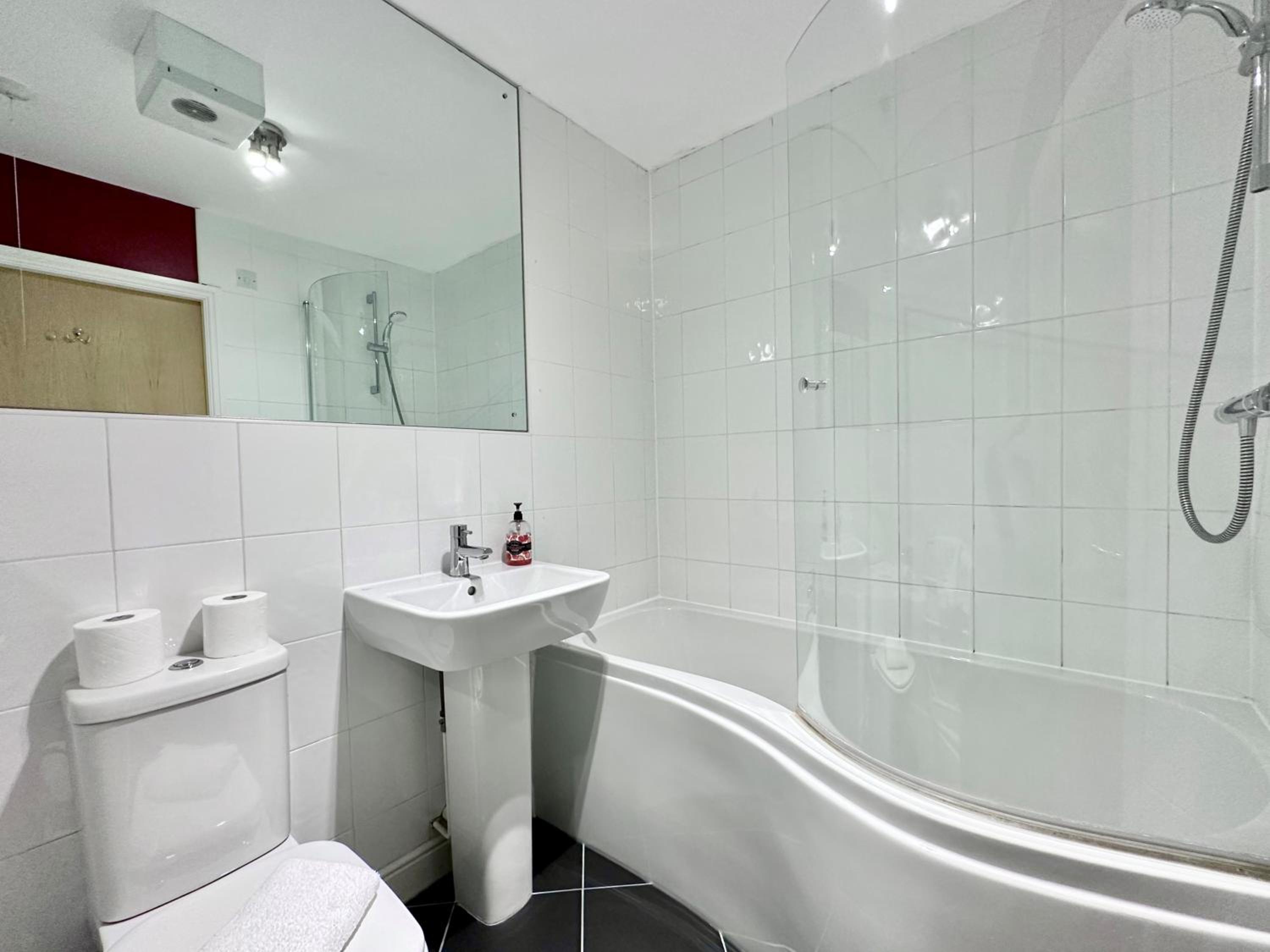 Riverside Apartment at Woodsmill Quay photo 2
