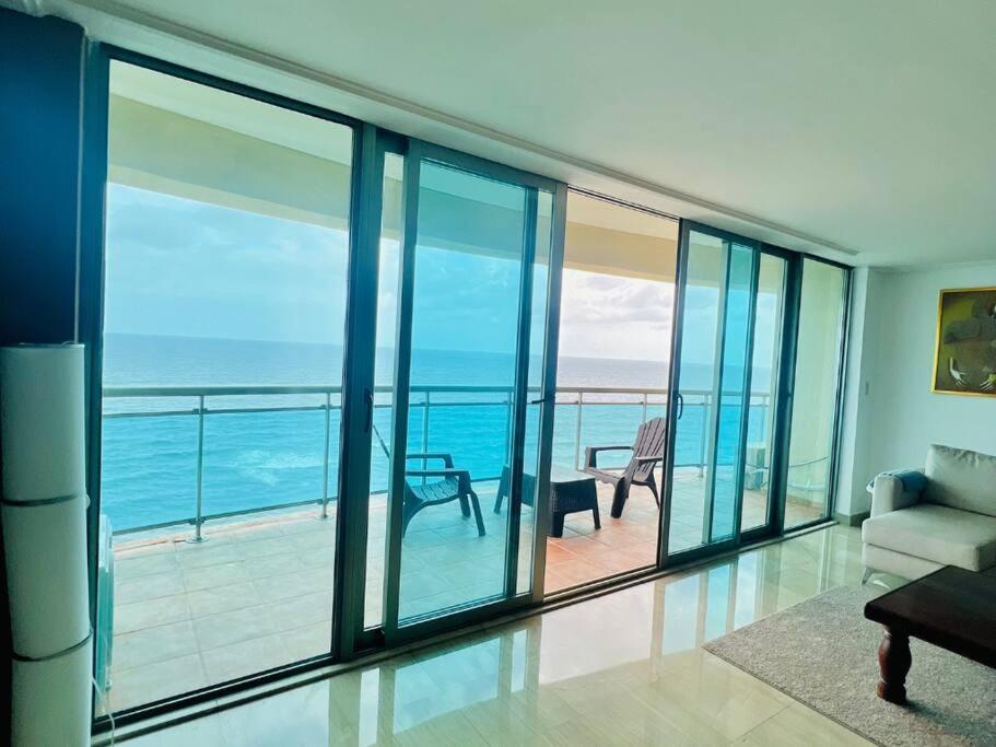 Beach Front Penthouse in Exclusive Tower