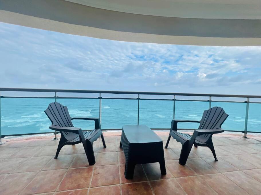 Beach Front Penthouse in Exclusive Tower