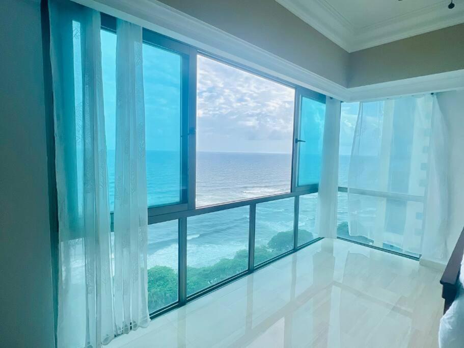 Beach Front Penthouse in Exclusive Tower