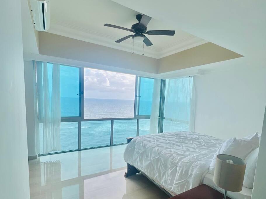 Beach Front Penthouse in Exclusive Tower