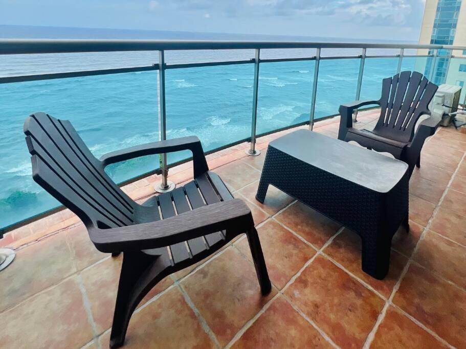 Beach Front Penthouse in Exclusive Tower