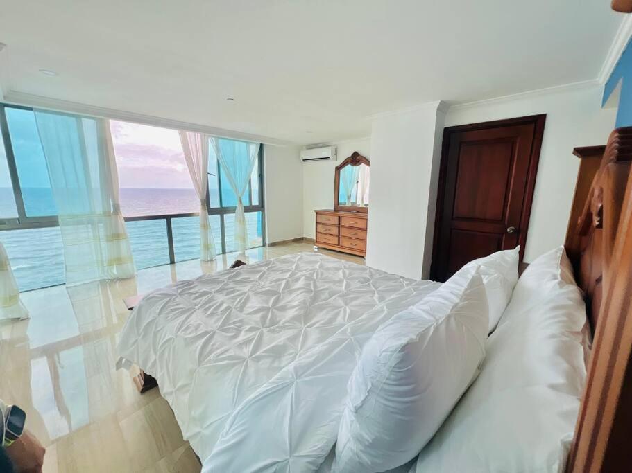 Beach Front Penthouse in Exclusive Tower