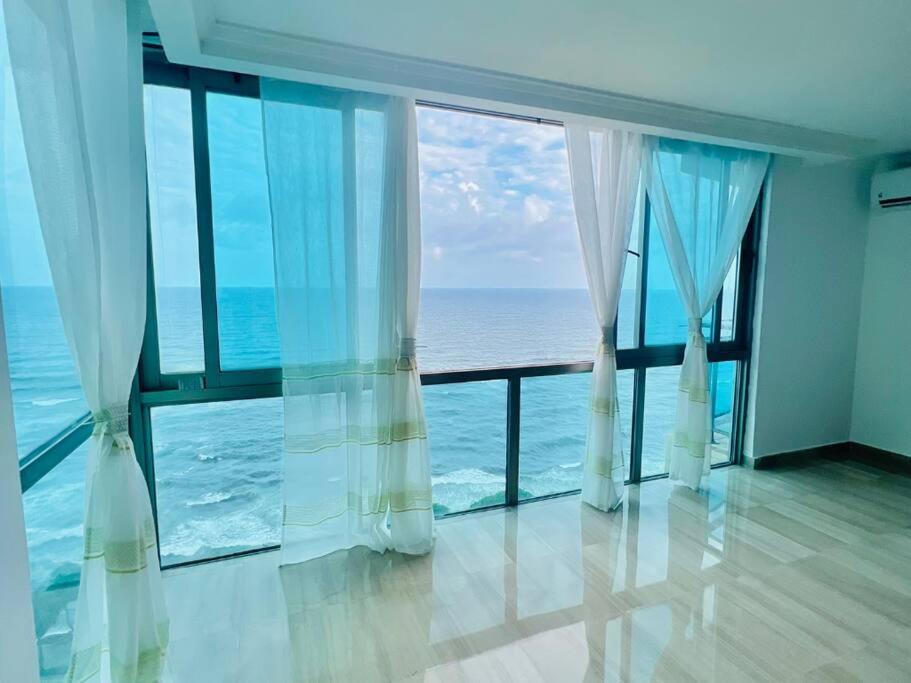 Beach Front Penthouse in Exclusive Tower