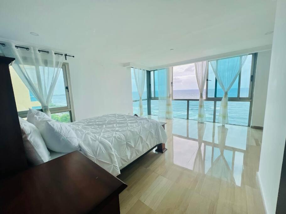 Beach Front Penthouse in Exclusive Tower