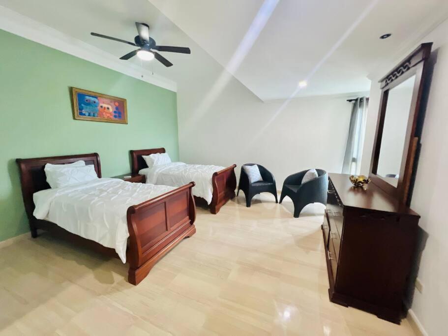 Beach Front Penthouse in Exclusive Tower