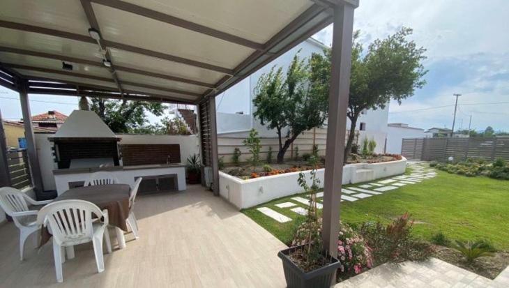 Lovely House by the Sea with Garden and BBQ (A)