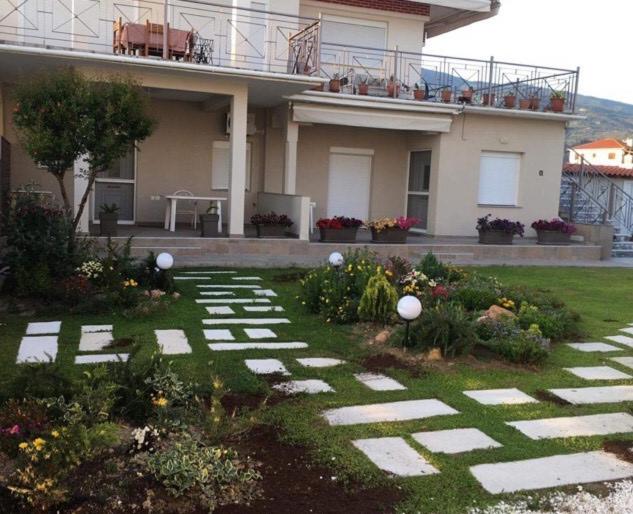 Lovely House by the Sea with Garden and BBQ (A)