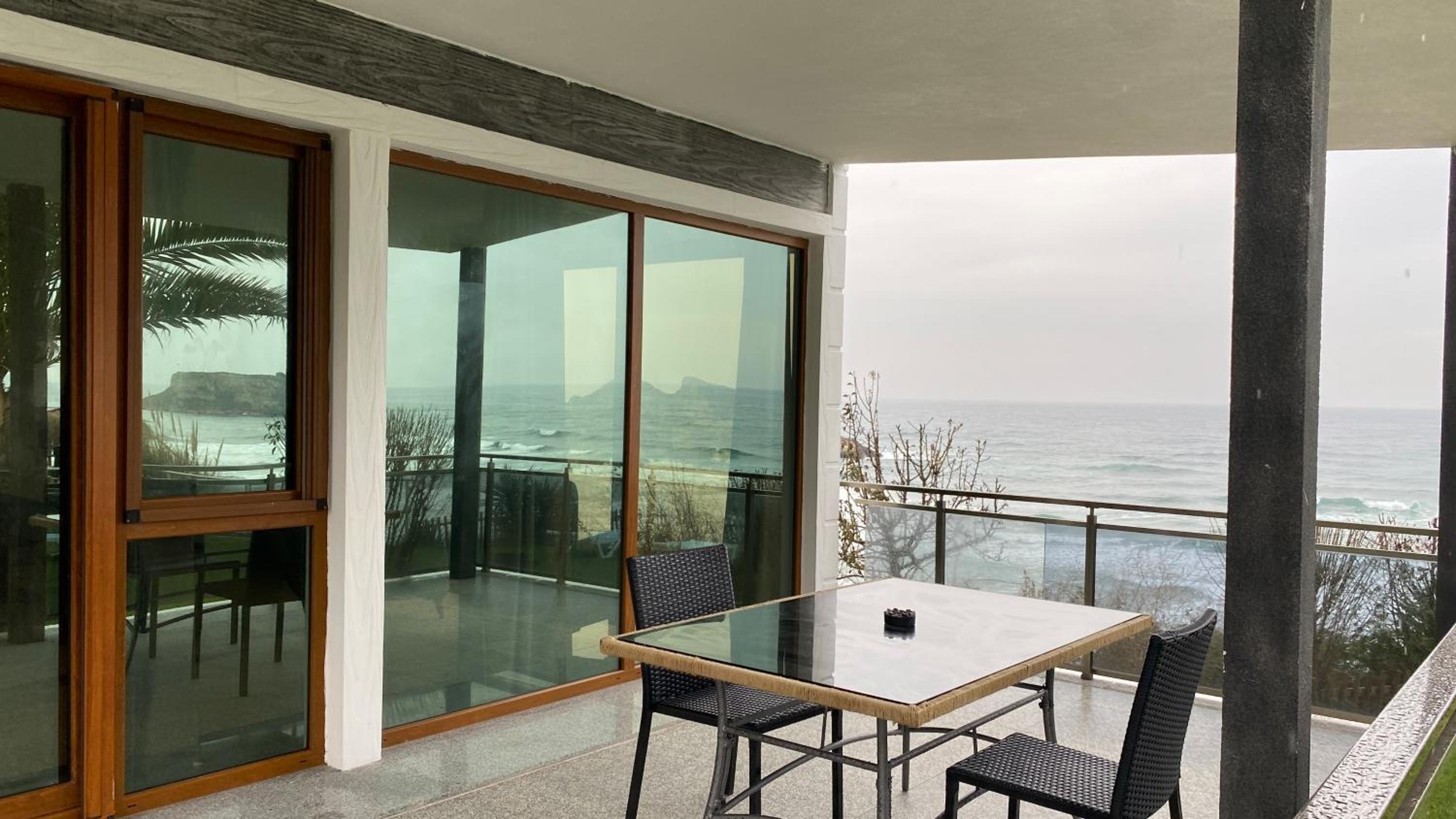 balcony