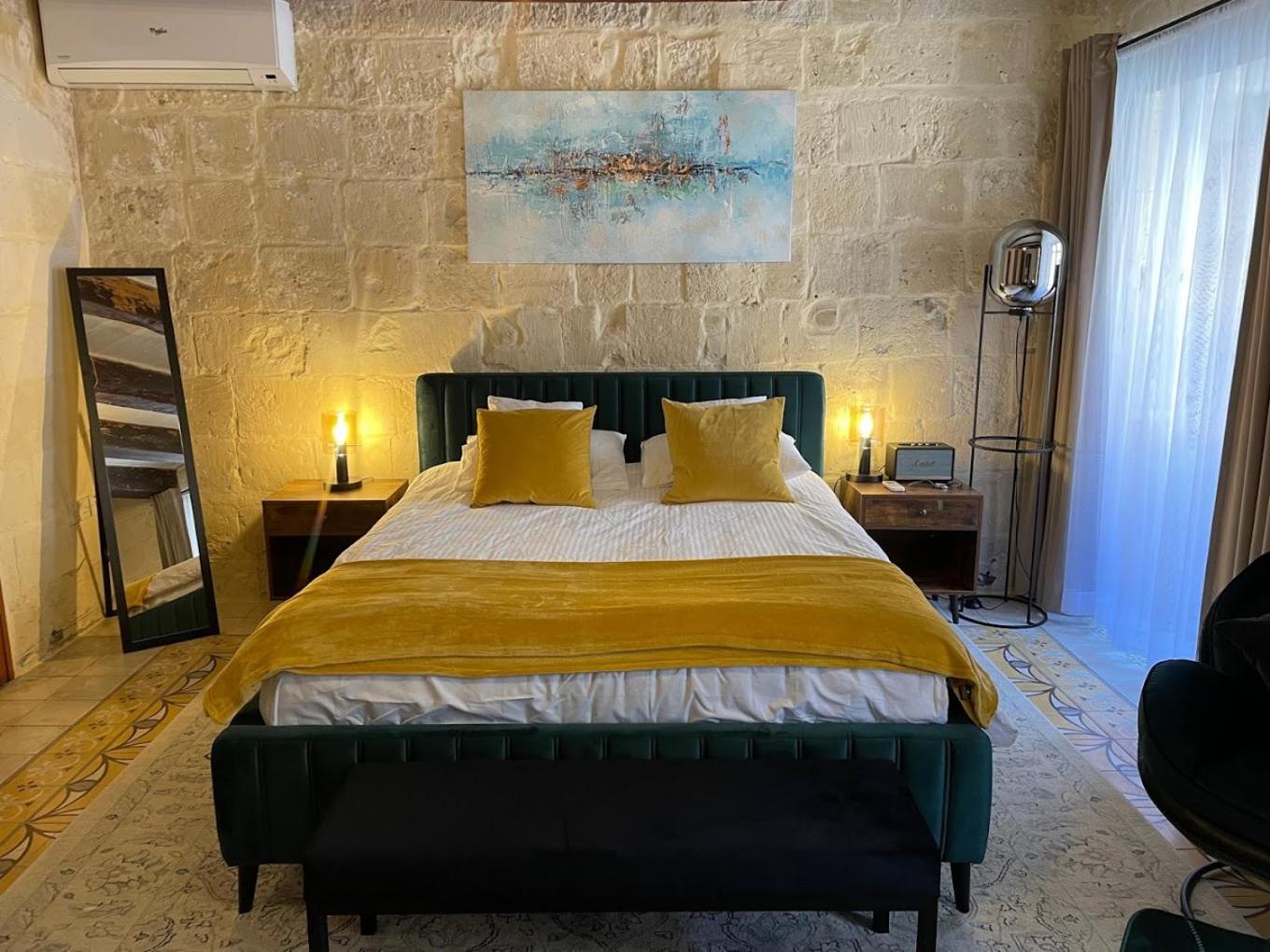 Babel Suites view 4