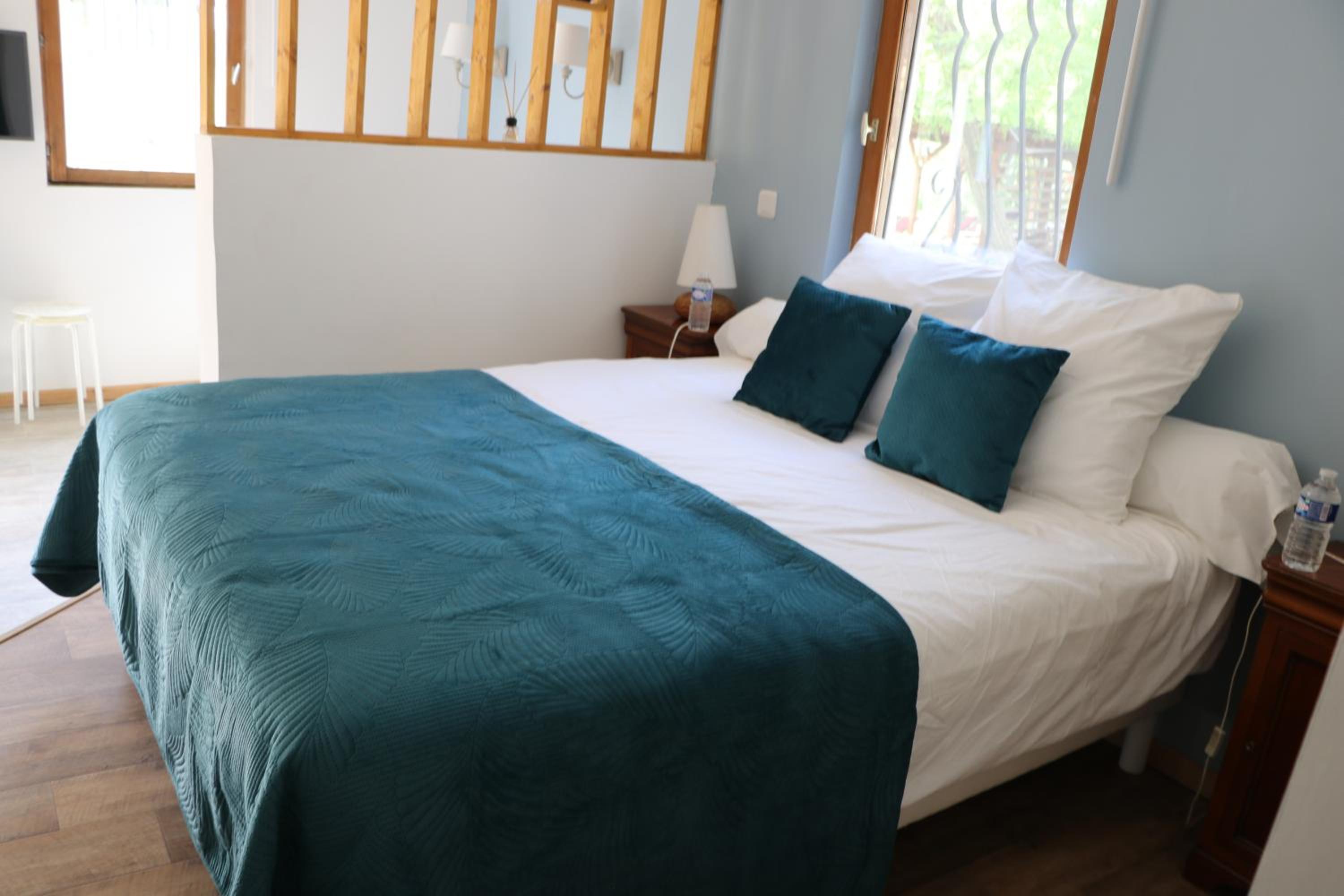 Le Mas des Cerisiers JACUZZI et SAUNA inclus pour tous les logements