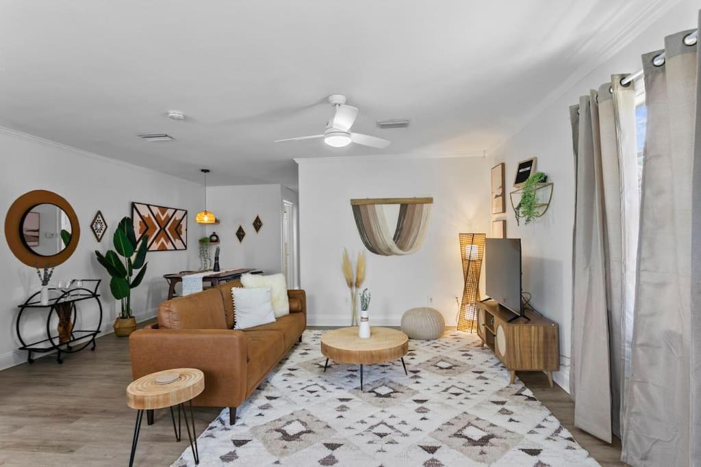 Boho Inspired Apt in the heart of Tampa Bay! view 3