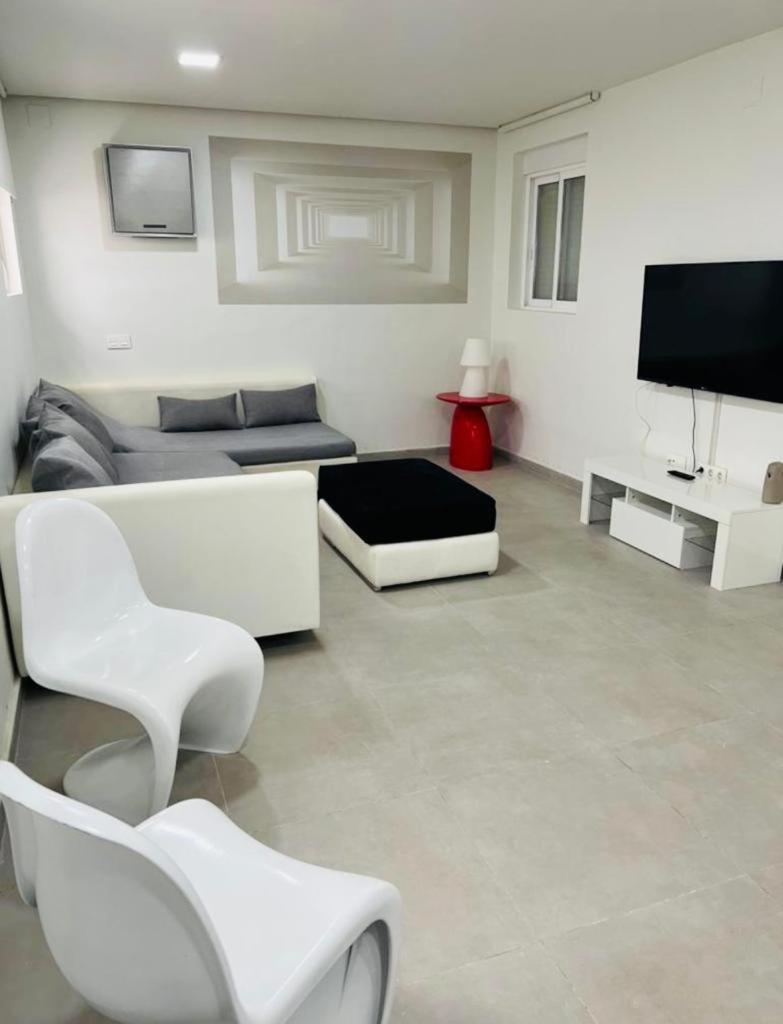 Incredible luxury location in Puerto Banús beach for families