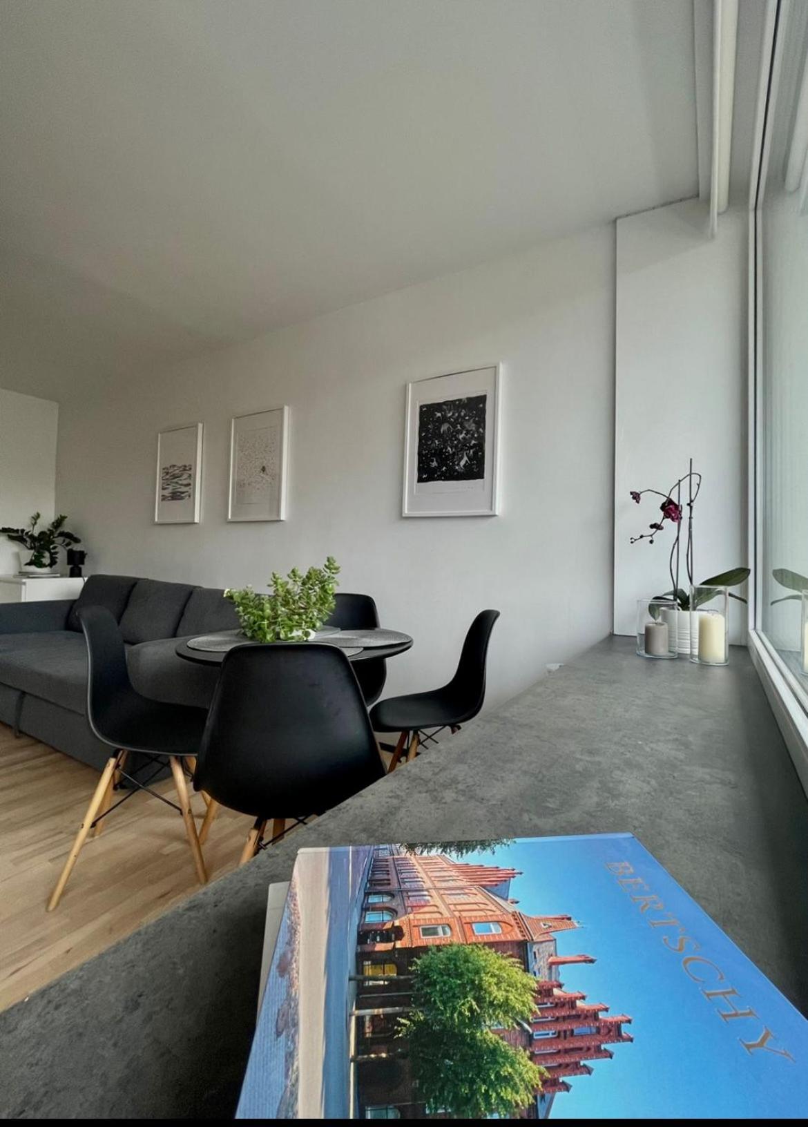 SEASIDE APARTMENT