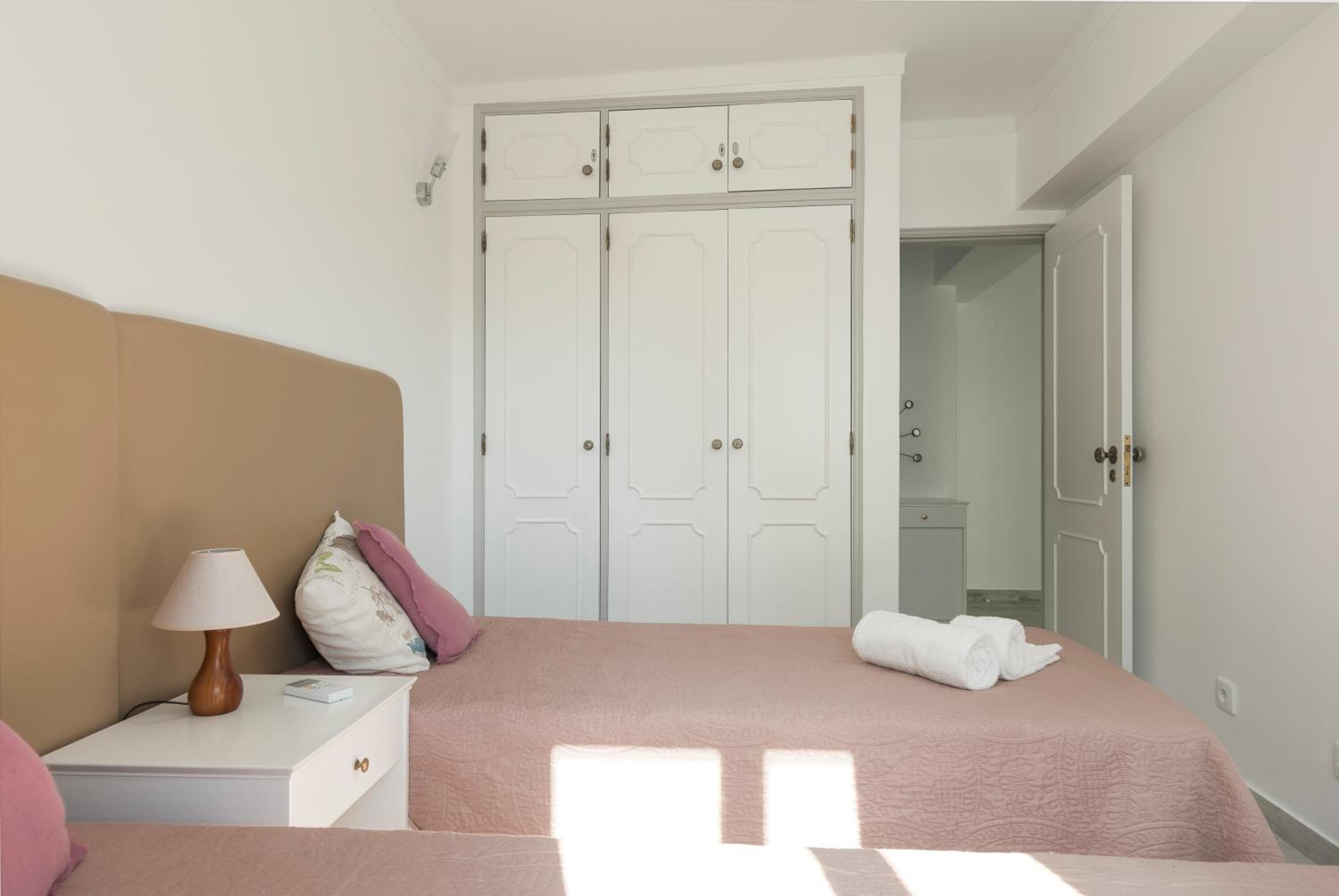 Chantal Apartment - Near the beach - Quarteira view 3