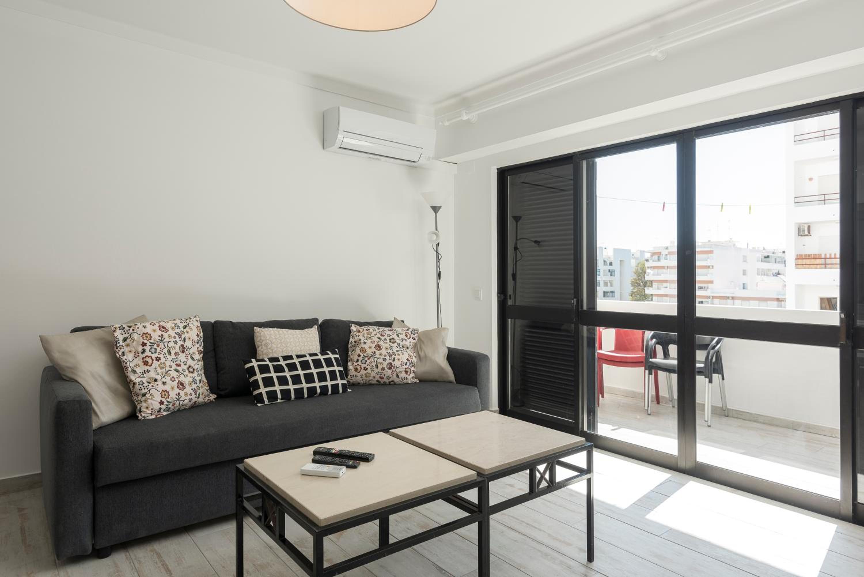 Chantal Apartment - Near the beach - Quarteira view 5