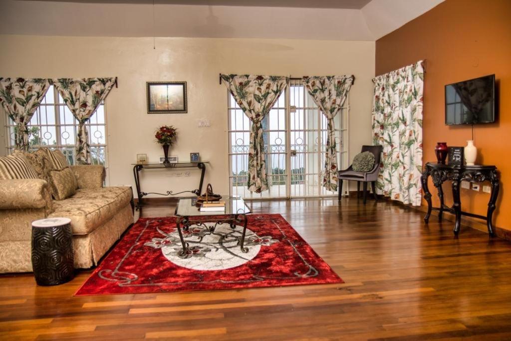 Villa Solstice