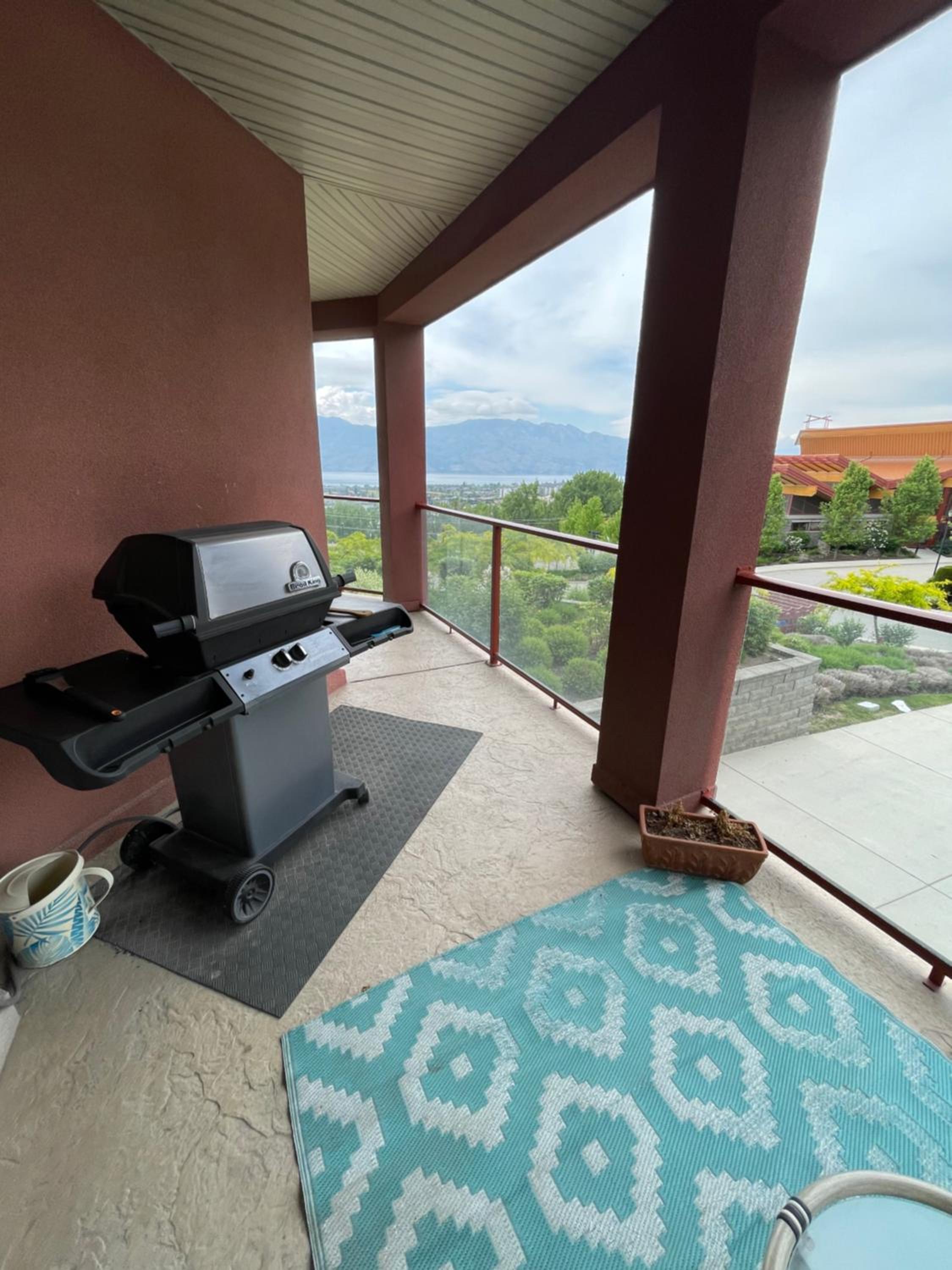 Stay In The Okanagan - Copper Sky, West Kelowna