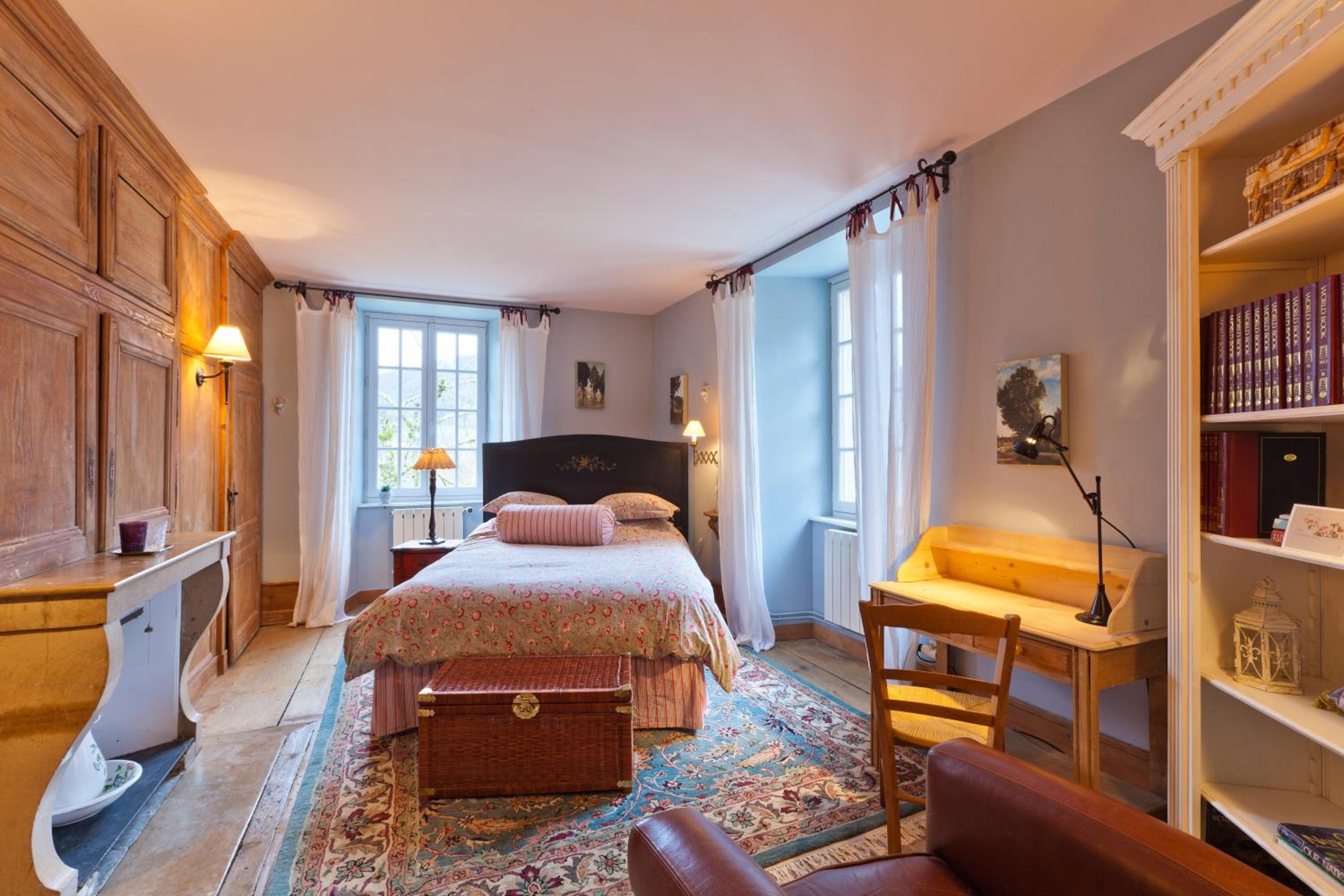 A l'Ombre du Château view 4