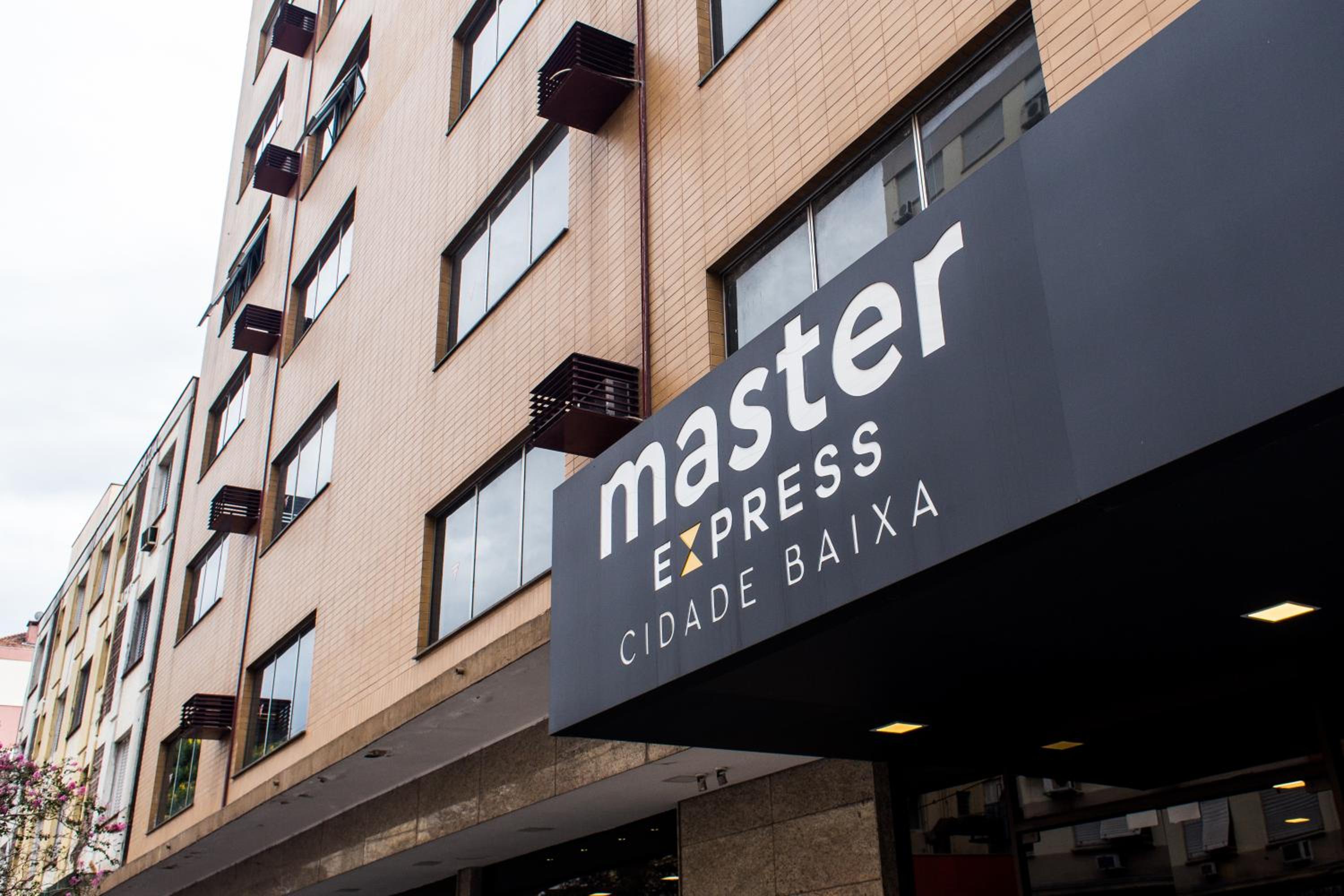 Hotel Master Express Cidade Baixa - Próximo à UFRGS e à Santa Casa - Image 1