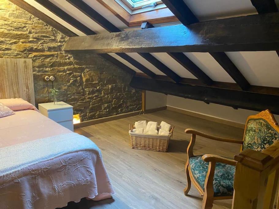 POSADA de BUSTIELLO,poblado de interés cultural, Cercano a finales de etapas de la vuelta ciclista de España