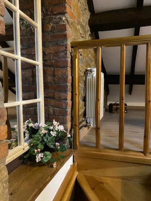 POSADA de BUSTIELLO,poblado de interés cultural, Cercano a finales de etapas de la vuelta ciclista de España