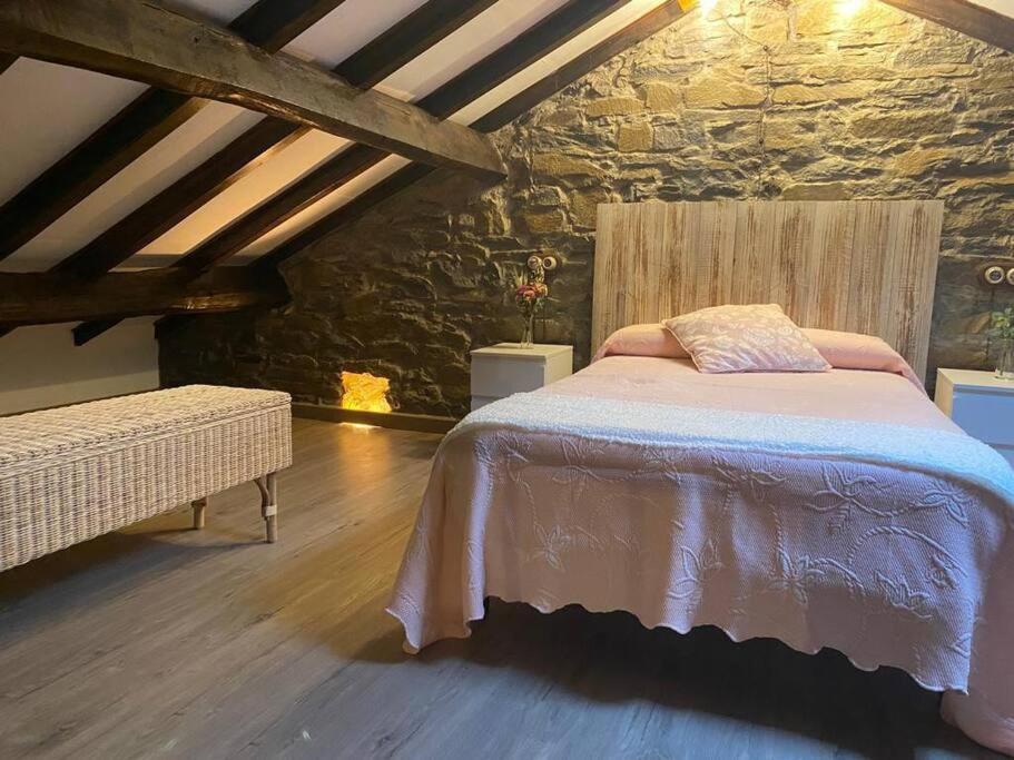 POSADA de BUSTIELLO,poblado de interés cultural, Cercano a finales de etapas de la vuelta ciclista de España