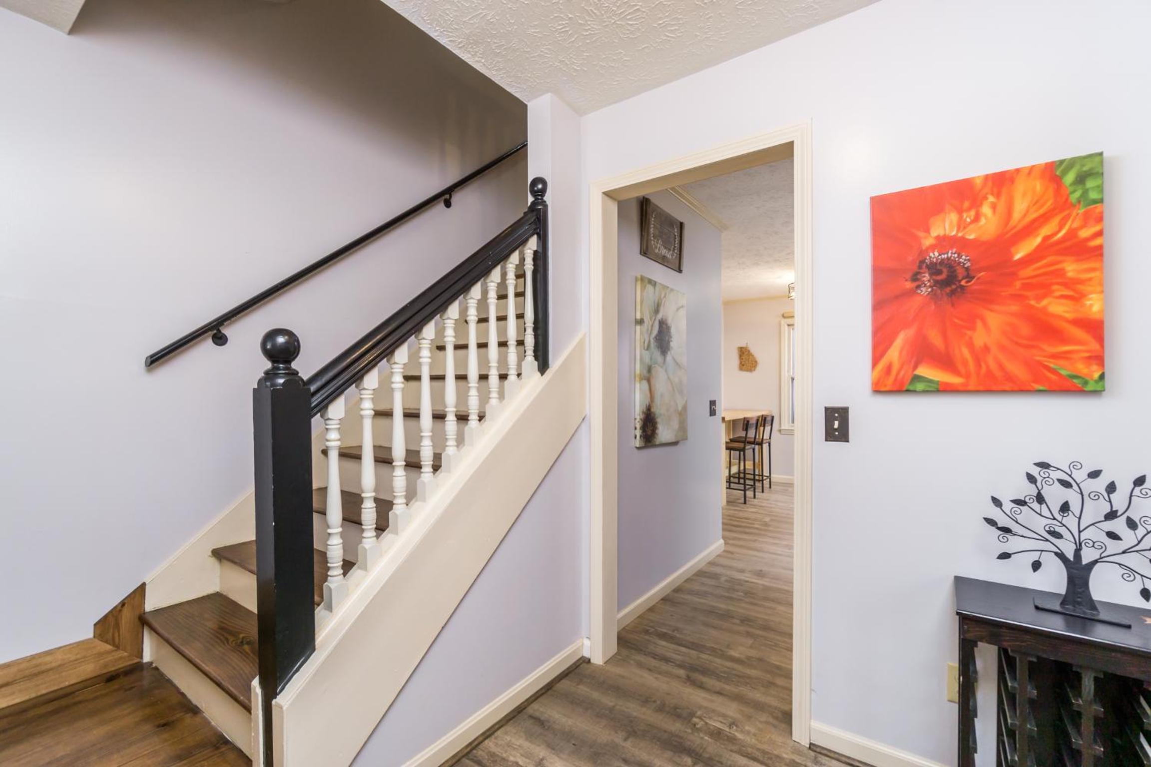 Downtown Family Retreat - 5 Beds & 3.5 Baths view 4