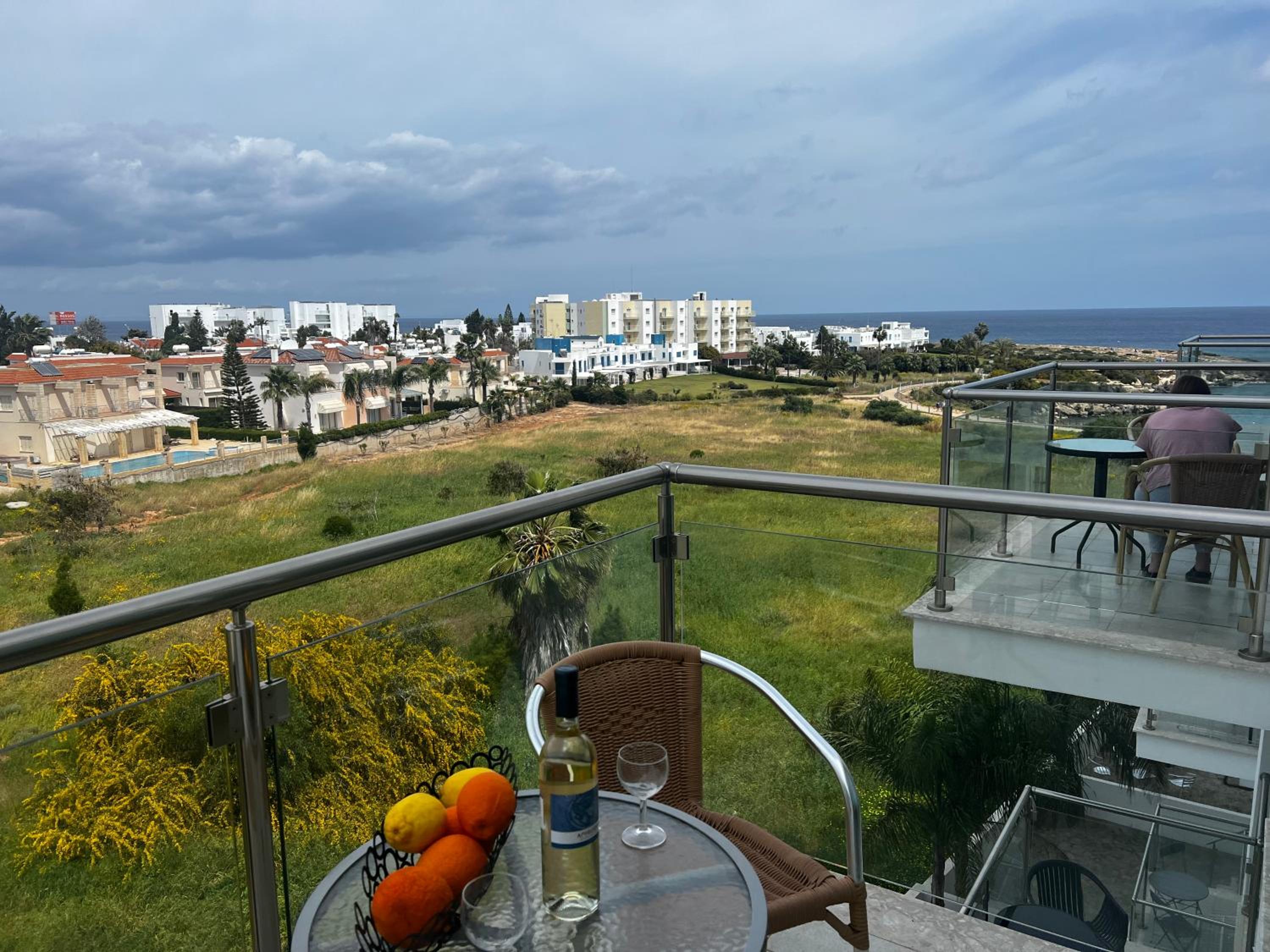 Sea Side Apartment And Pool