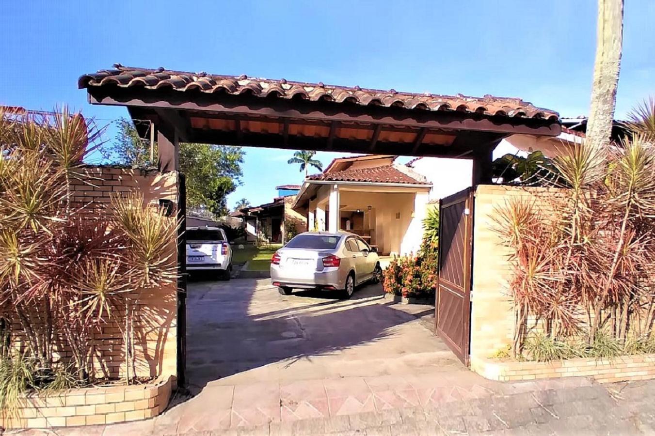 Casa a uma quadra da praia Maresias