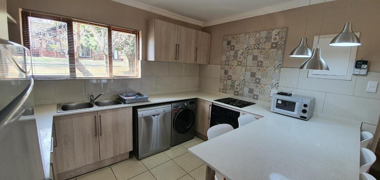 3-Bedroom House, Greenway Woods, White River view 4