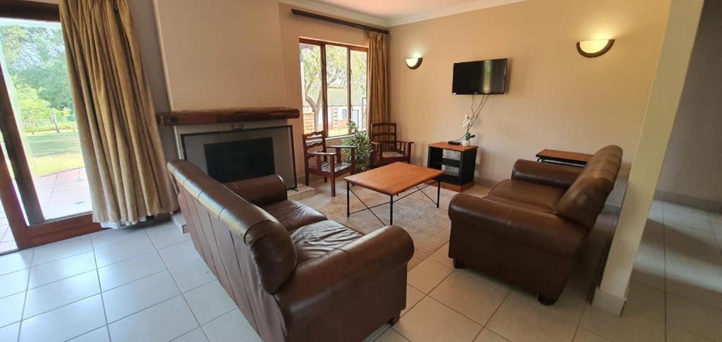 3-Bedroom House, Greenway Woods, White River view 2