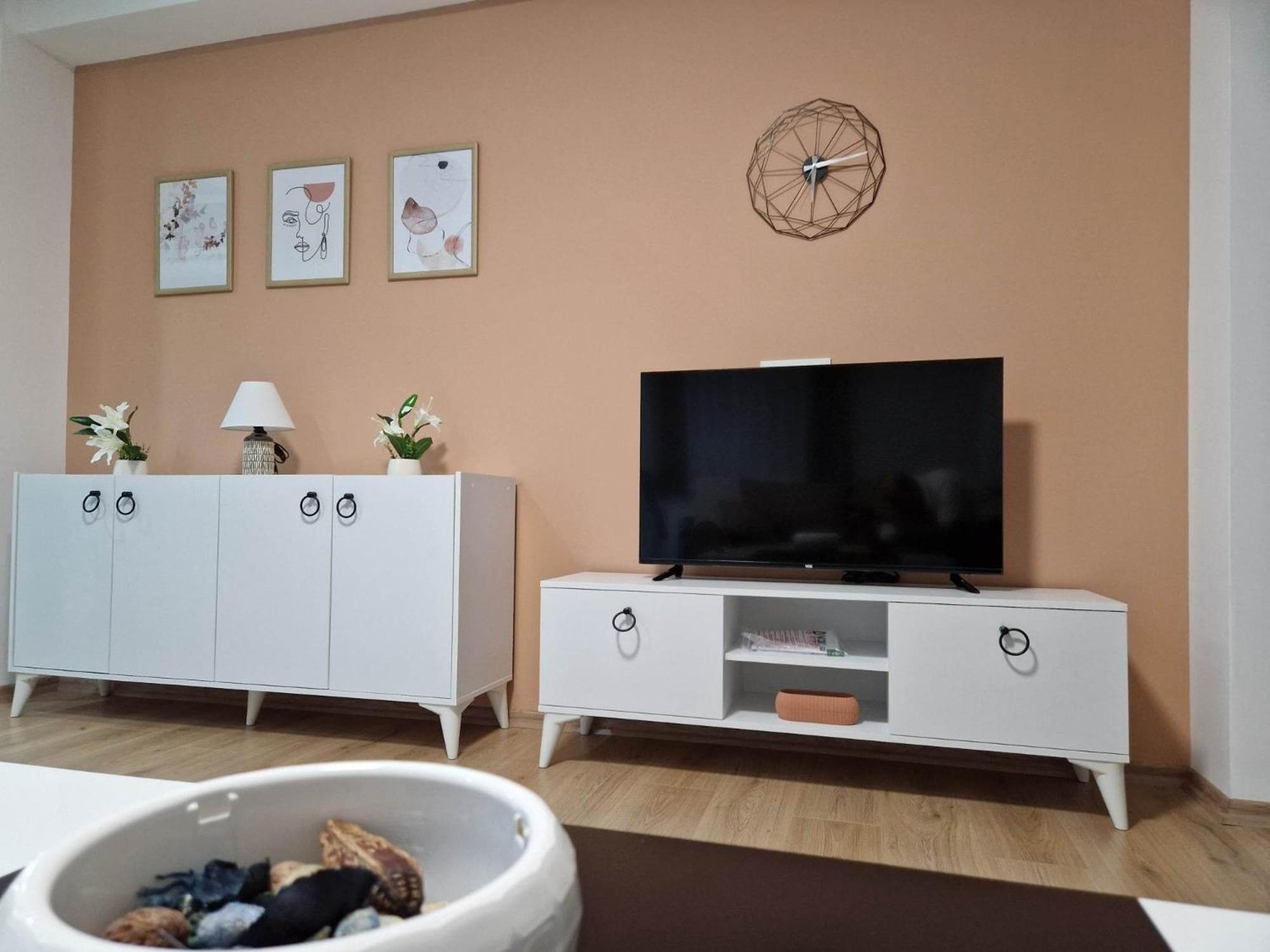 Emi Center Apartments
