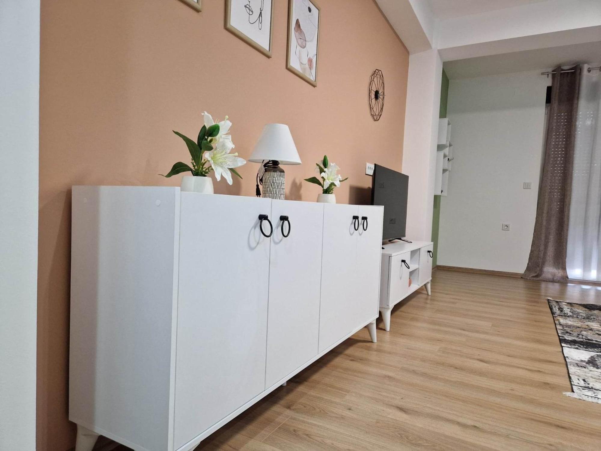 Emi Center Apartments