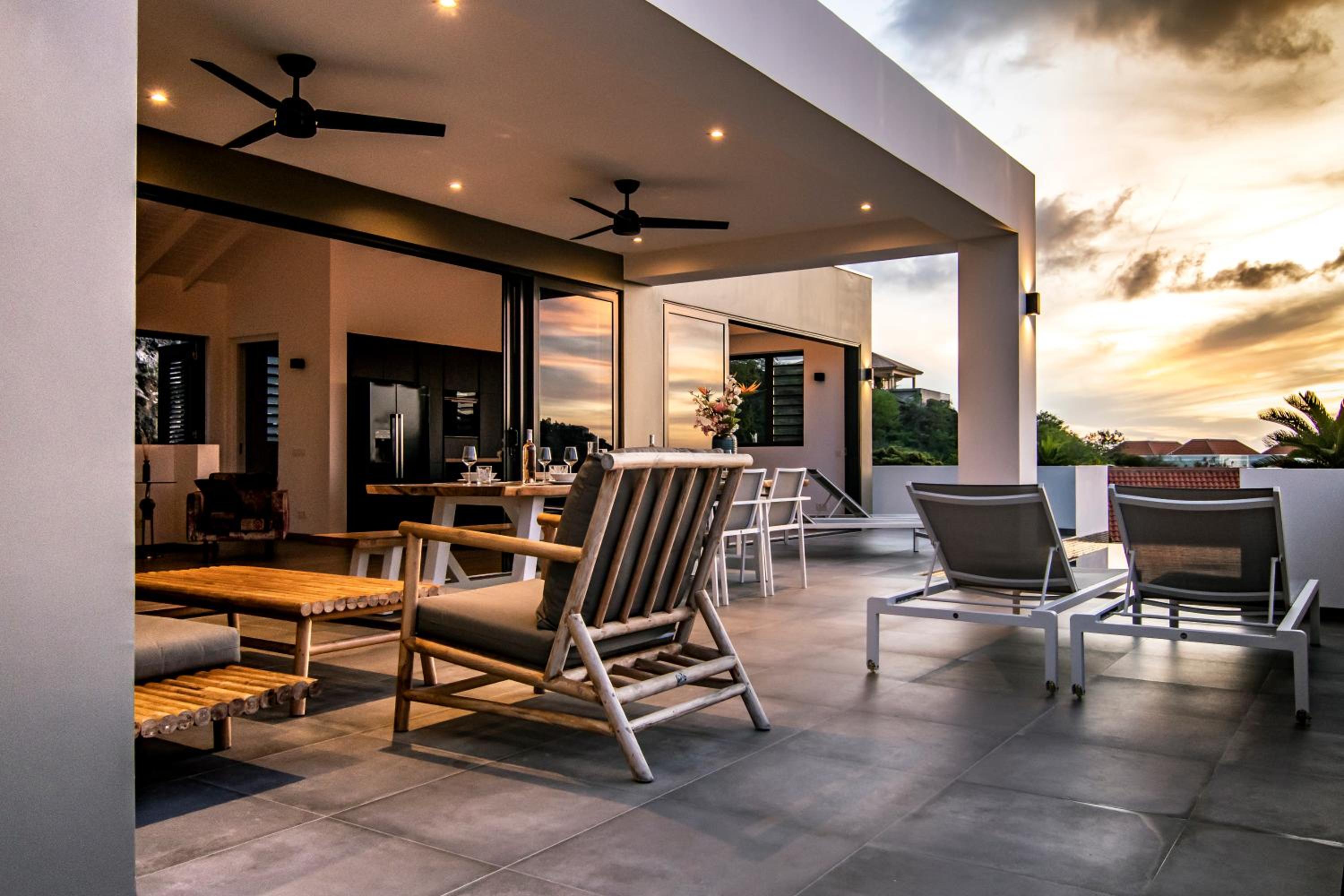 Ocean Sunset Villa luxury stay max. 14 people