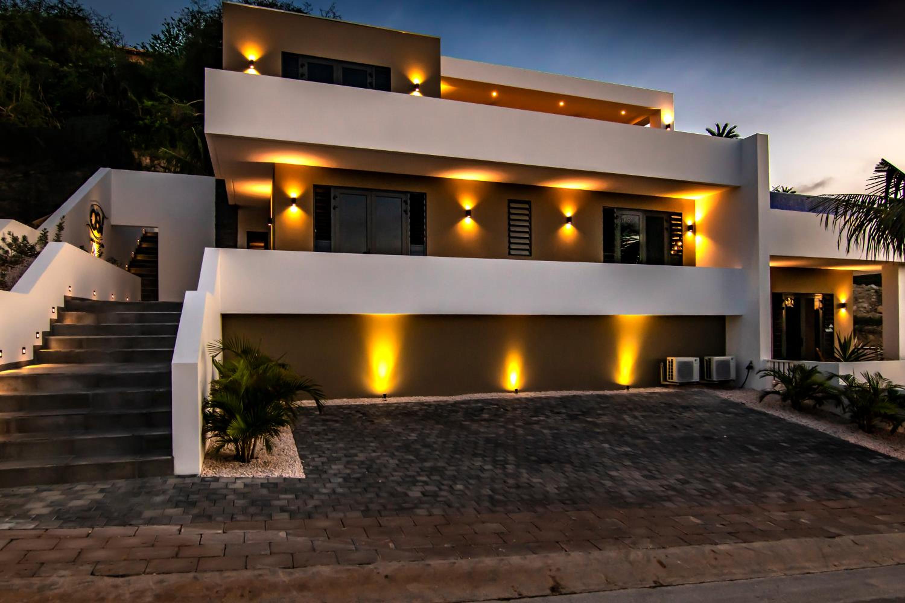 Ocean Sunset Villa luxury stay max. 14 people