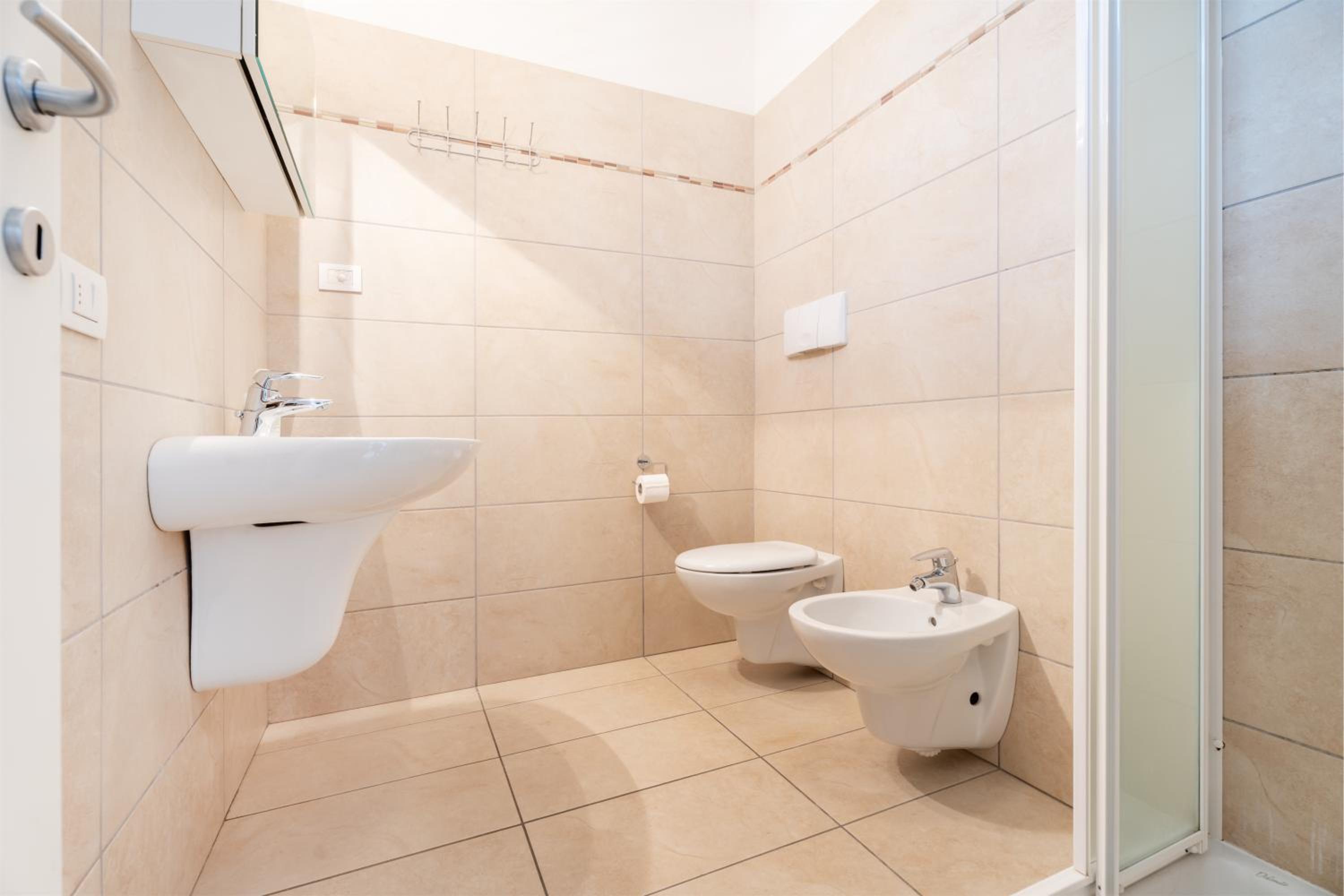 GT - Walter en Nago-Torbole — bathroom