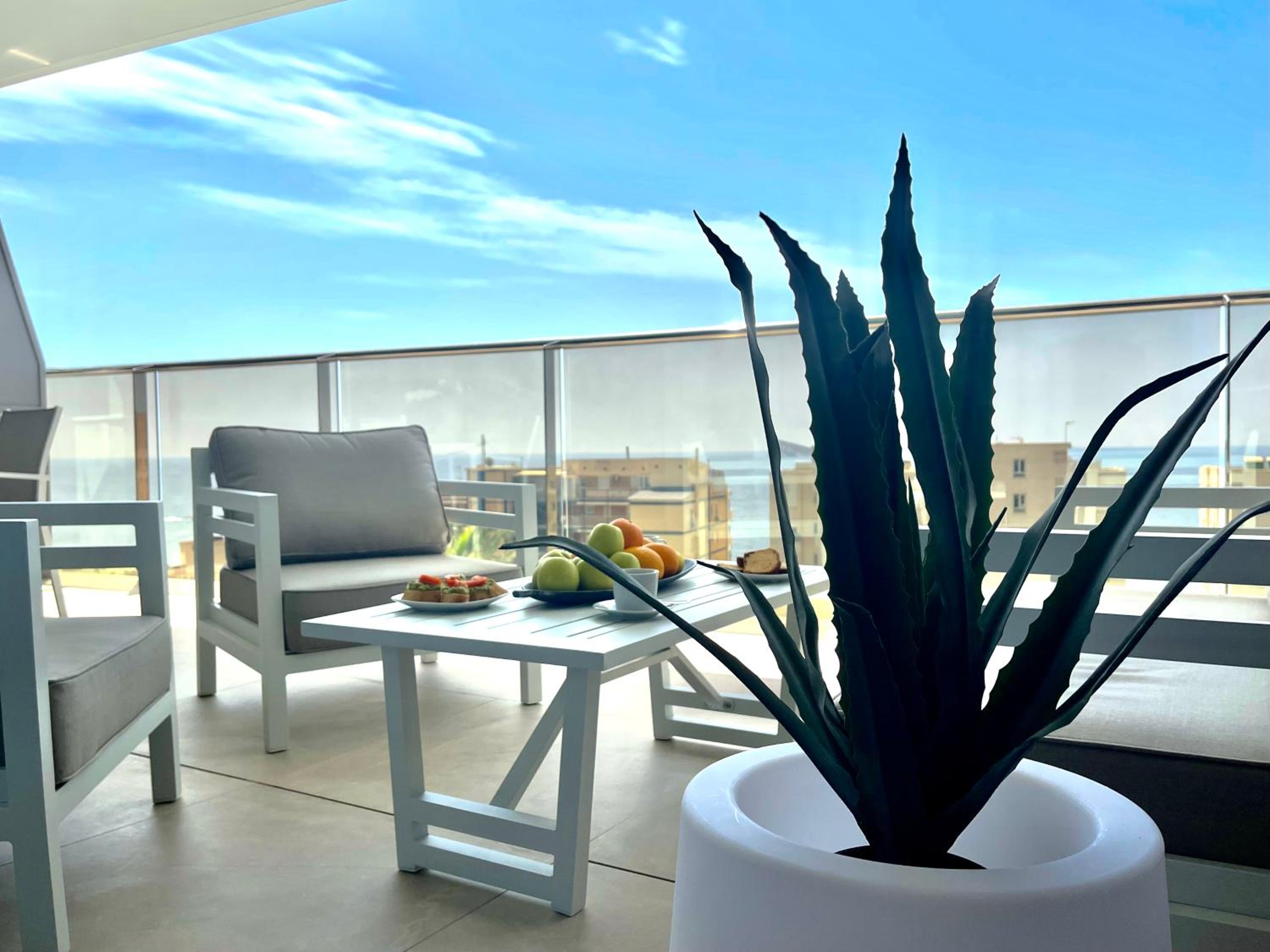 Luxury apartment with stunning sea views in Sunset Cliff Benidorm