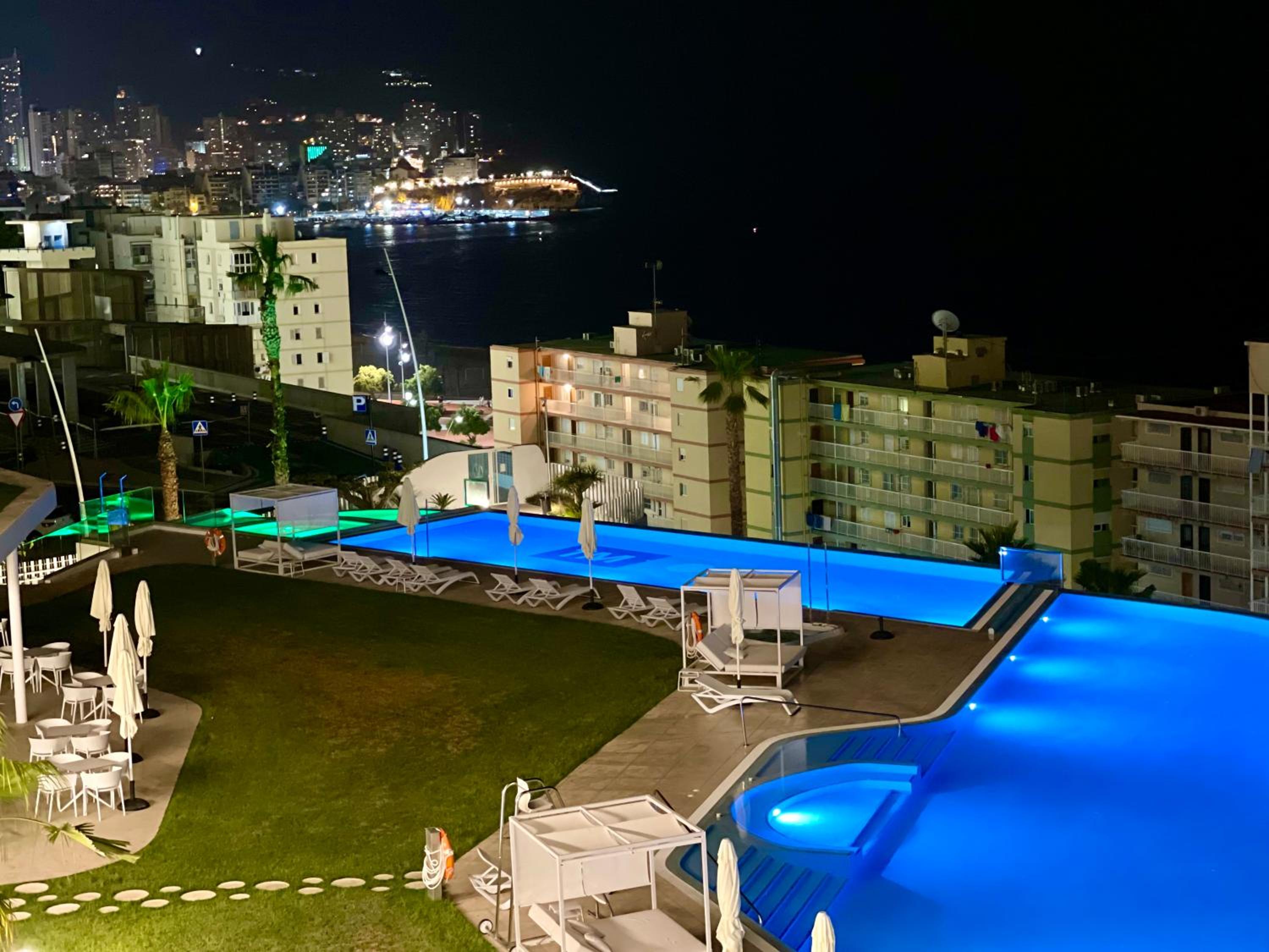 Luxury apartment with stunning sea views in Sunset Cliff Benidorm