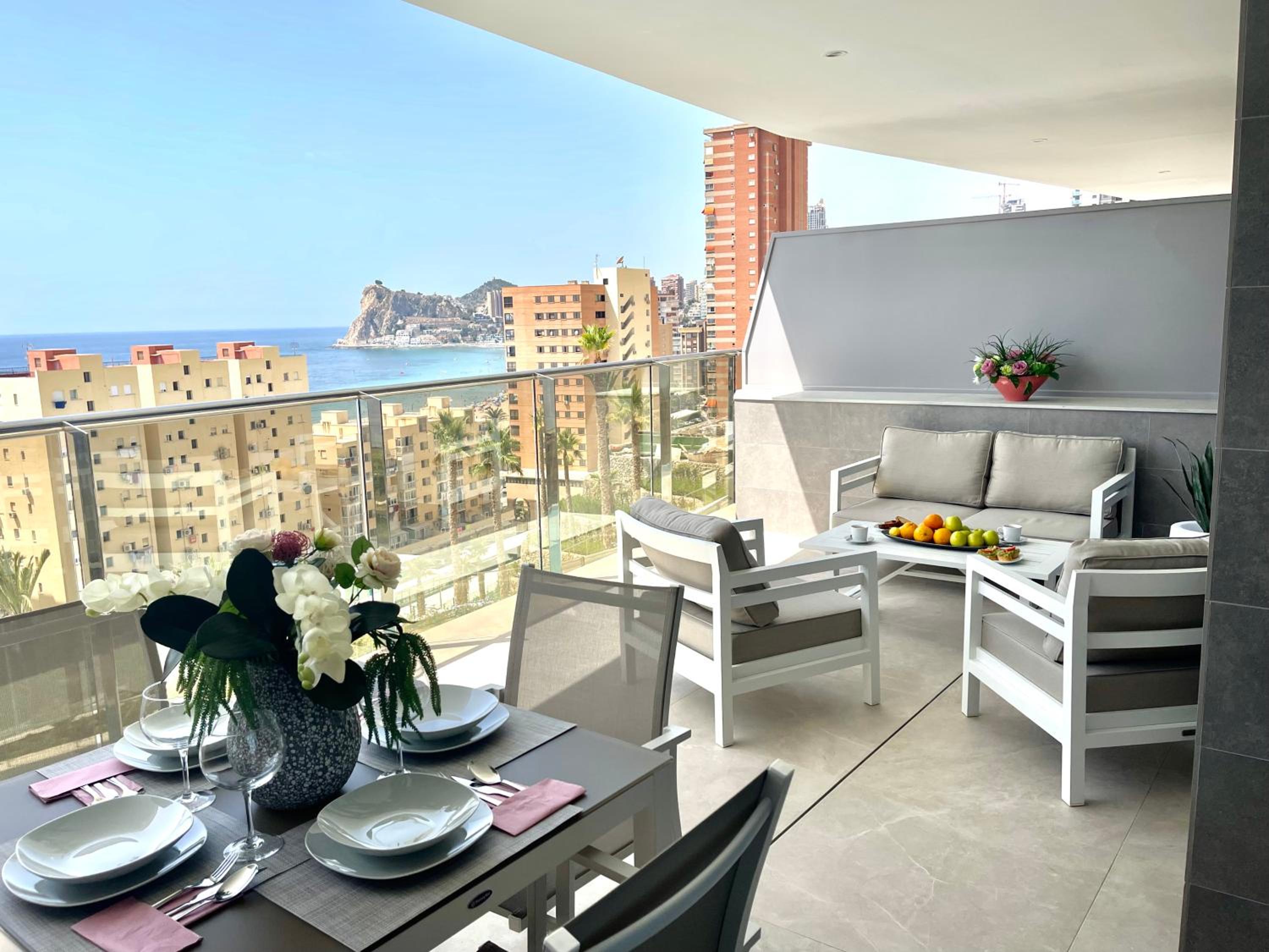 Luxury apartment with stunning sea views in Sunset Cliff Benidorm