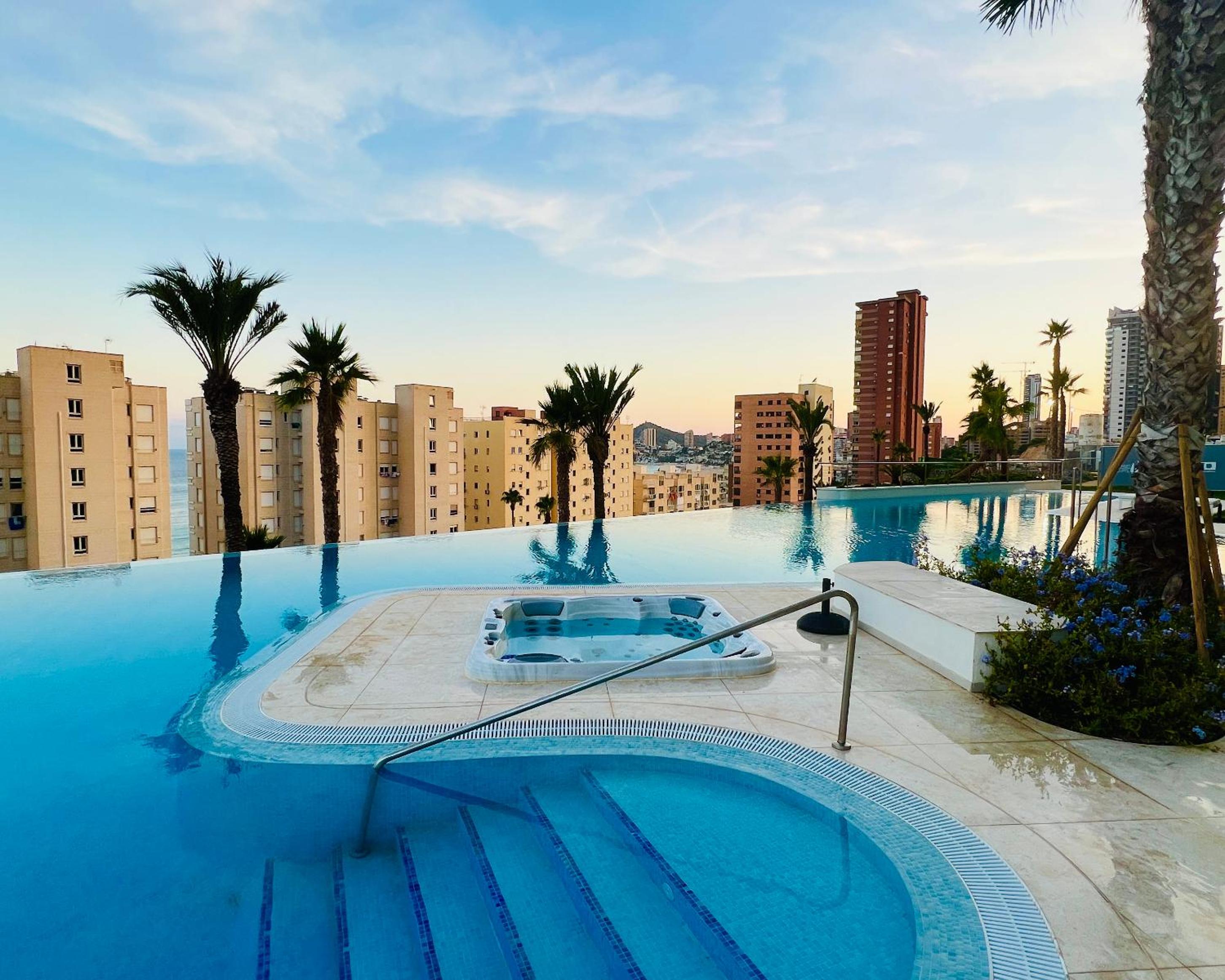 Luxury apartment with stunning sea views in Sunset Cliff Benidorm