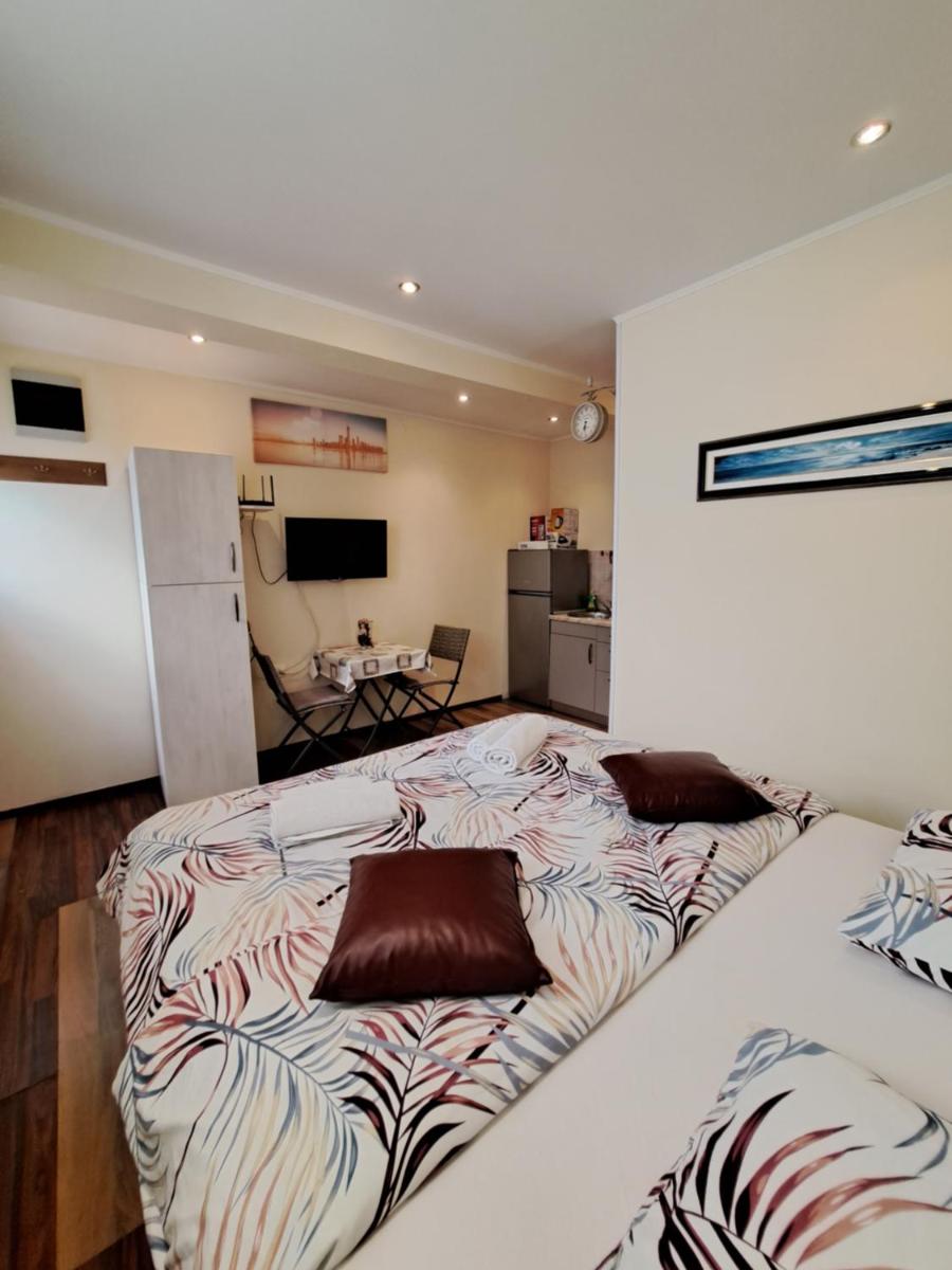 Meressa Nina Studio Apartment